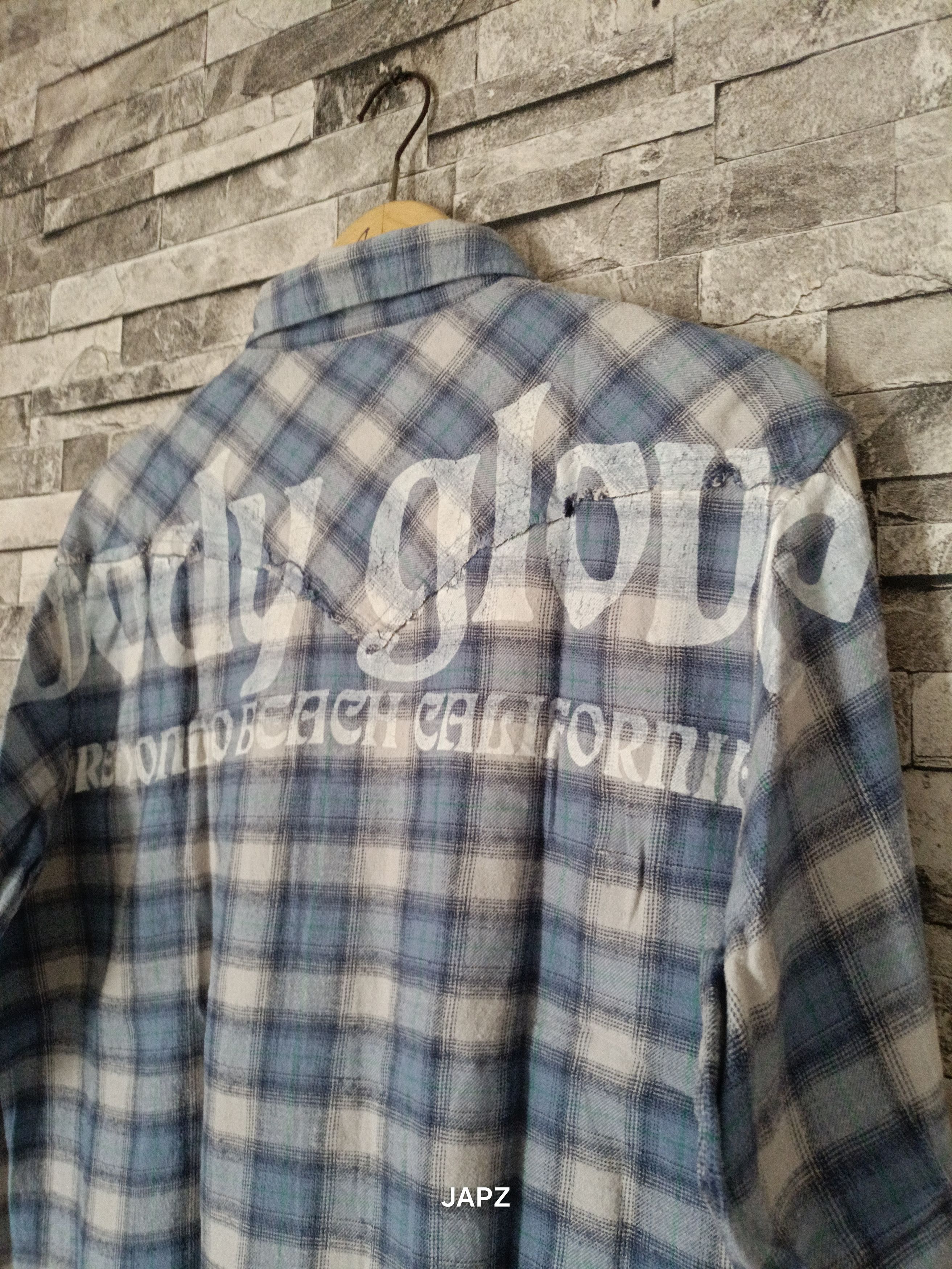 Body Glove Vintage body glove spell out print button shirt Size US L / EU 52-54 / 3 - 5 Thumbnail