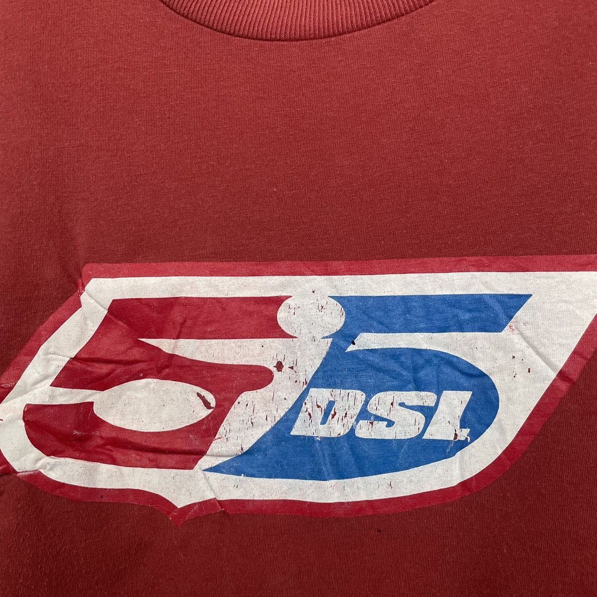 55DSL × Designer × Vintage 90s 55 DSL Italian Designer Diesel Very Rare Faded Red Tee Size US L / EU 52-54 / 3 - 2 Thumbnail