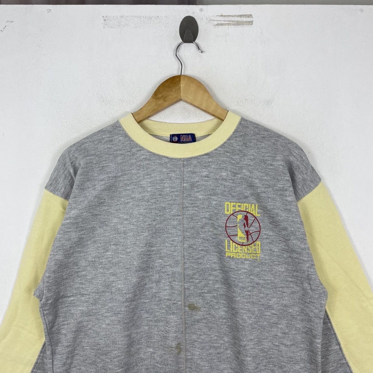 NBA Vtg 90s NBA Capital Industry Tokyo Colorblock Sweatshirt Size US M / EU 48-50 / 2 - 3 Thumbnail