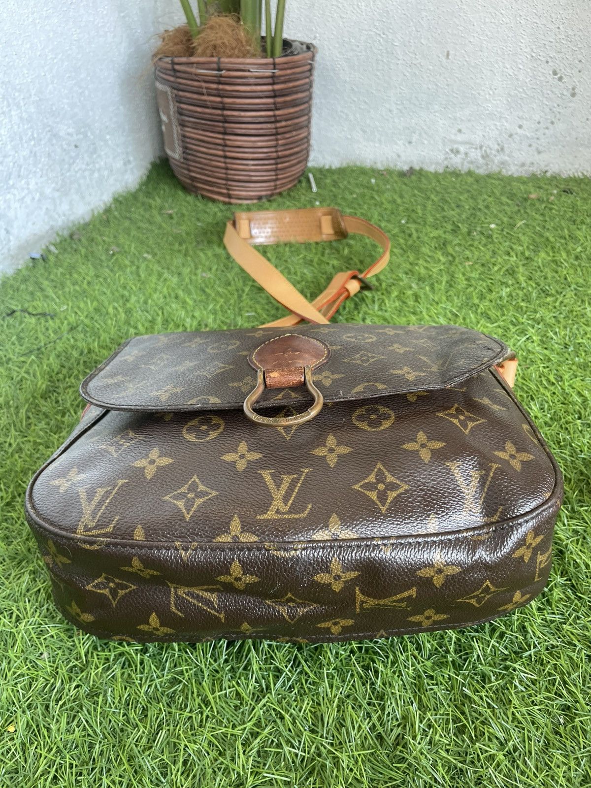 Louis Vuitton Authentic LOUIS VUITTON Saint Cloud GM Shoulder Bag Size ONE SIZE - 4 Thumbnail