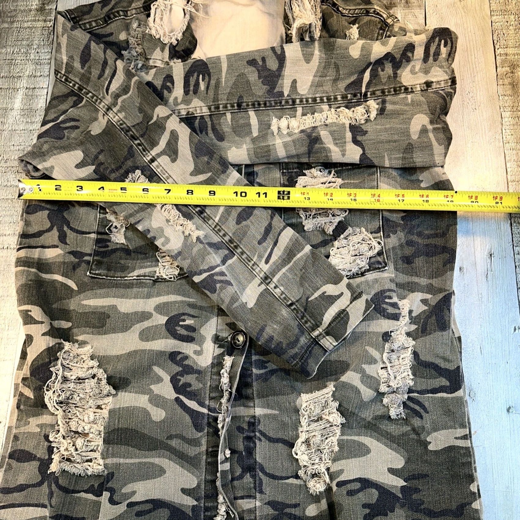Akira VINTAGE Akira Distressed Army Jacket Womens Plus Size M Green Army Theme Basic Jacket Missing 2 Buttons Womens Size M / US 6-8 / IT 42-44 - 3 Thumbnail
