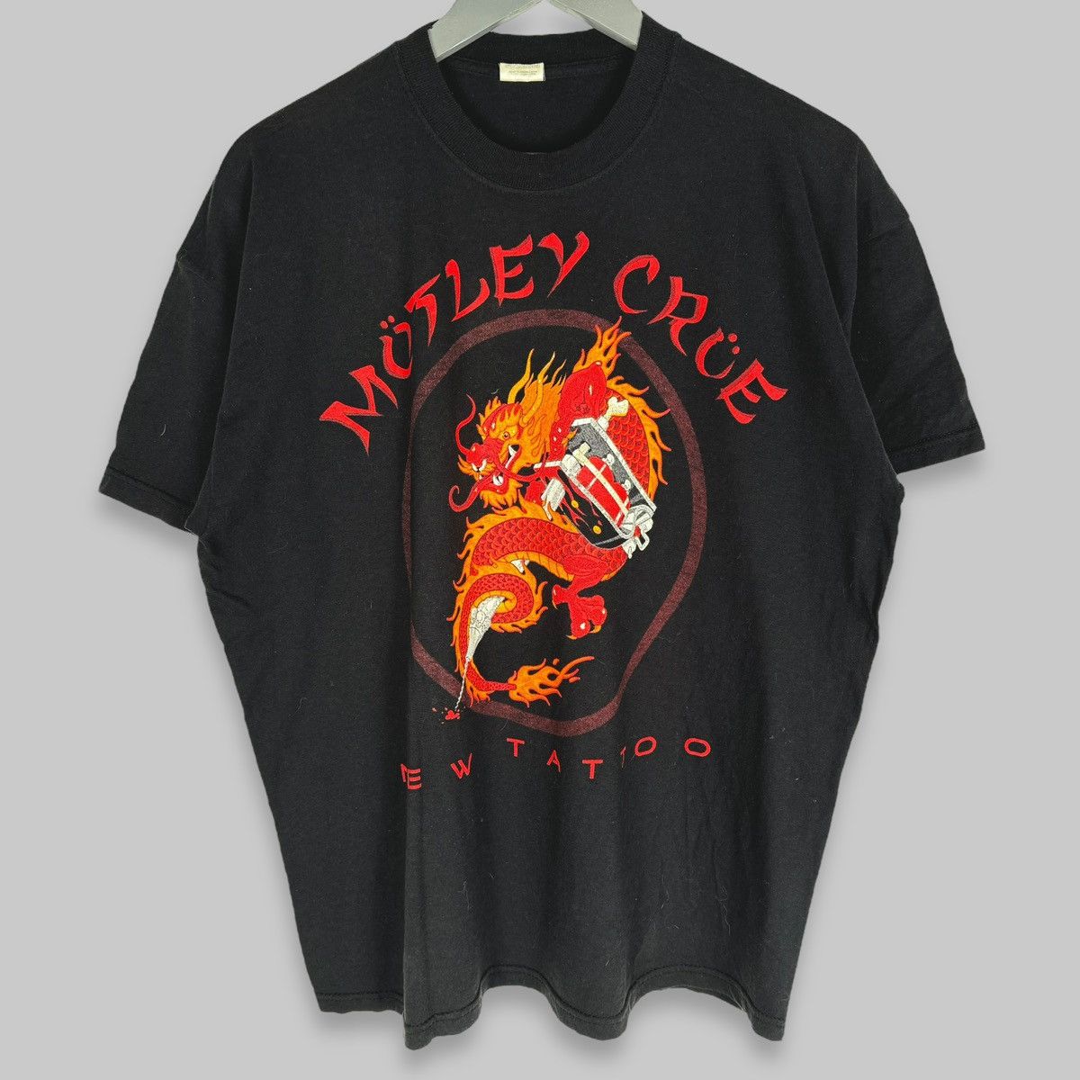 Band Tees Vintage 2000 Motley Crue New Tattoo Dragon Band Rock T Shirt Size US XL / EU 56 / 4 - 1 Thumbnail