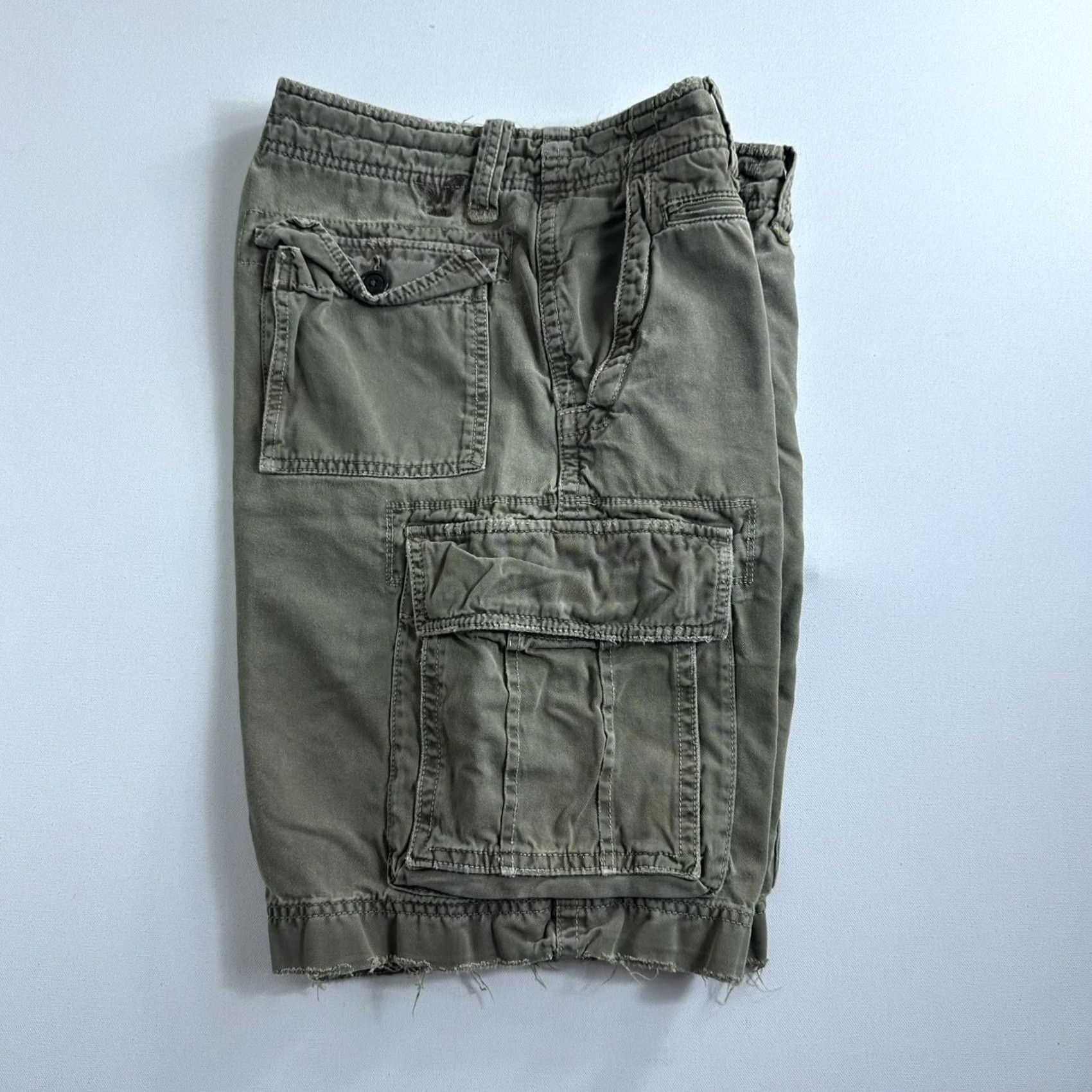 American Eagle Outfitters VINTAGE American Eagle Shorts Mens 30 Green Cargo 10" Classic Baggy Military Twill VTG Size US 30 / EU 46 - 2 Thumbnail