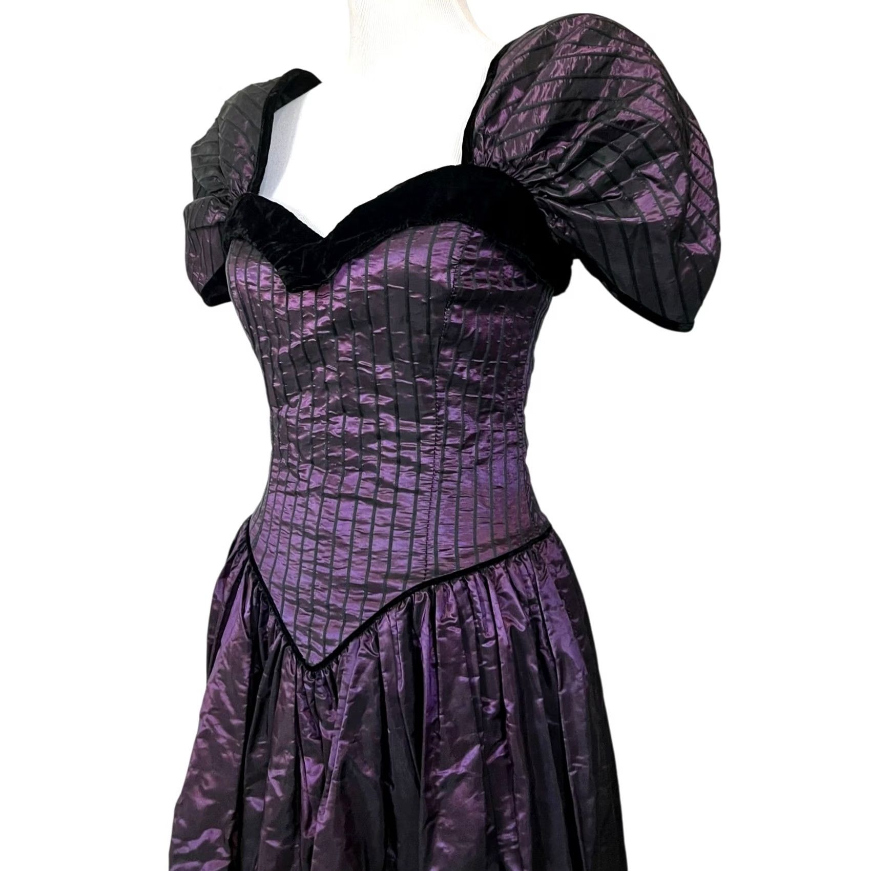 Vintage VINTAGE Barboglio Cristina Jan Prom Dress Sz 8 Purple Taffeta 80s Puffy Sleeve Ball Gown Womens Size M / US 6-8 / IT 42-44 - 4 Thumbnail