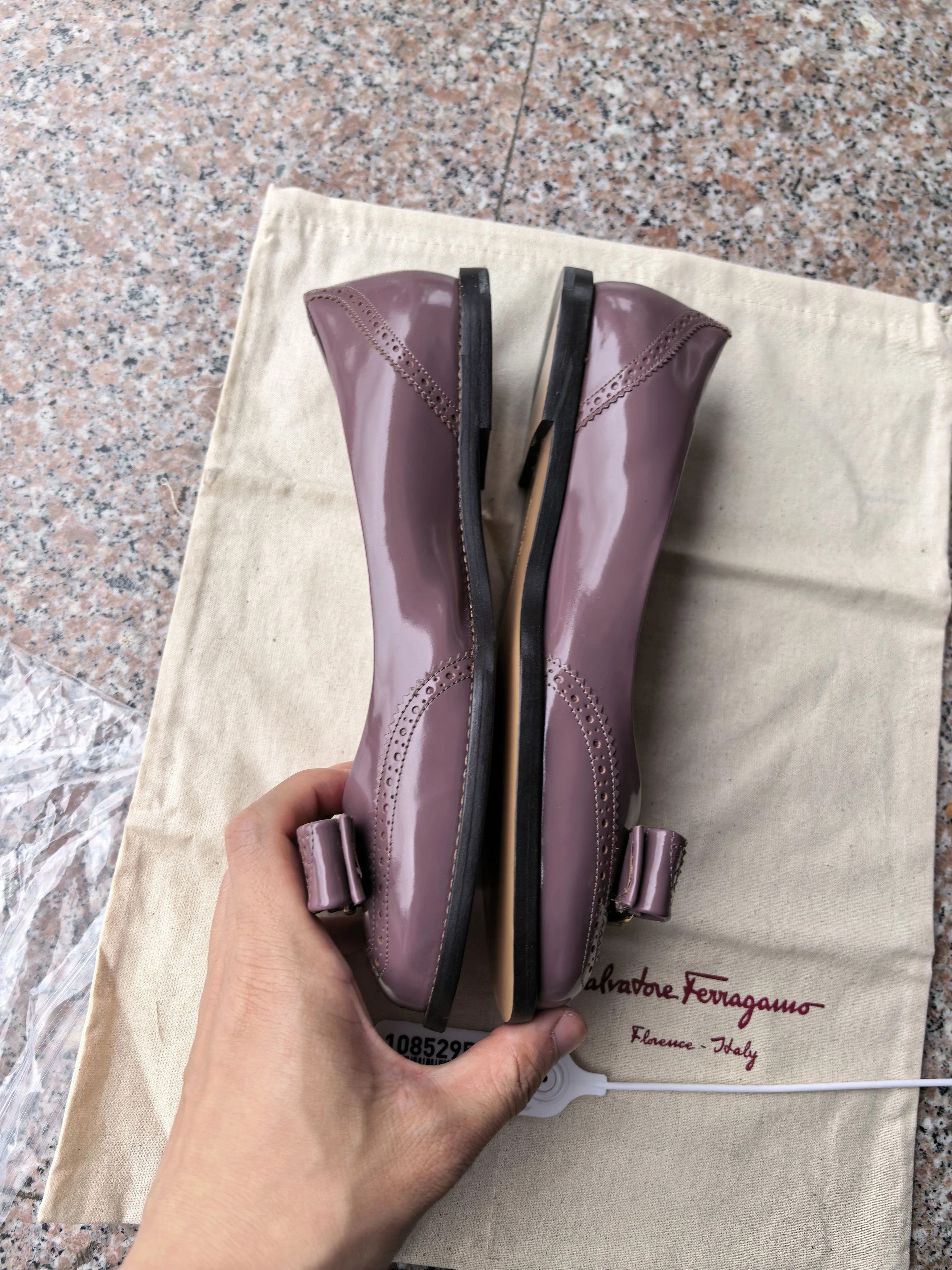 Salvatore Ferragamo Ferragamo Women's Flats 8 (38.5 EU) Size US 8 / IT 38 - 3 Thumbnail