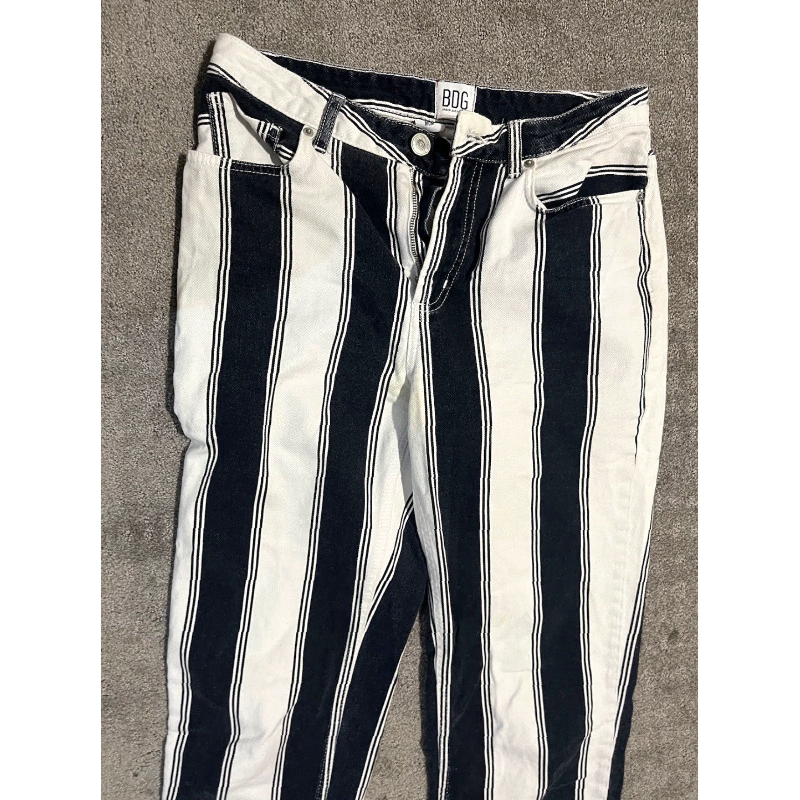 Bdg BDG Jeans Women's Mom Style Regular Denim 5-Pocket Black White Striped Cotton High Rise Tapered Leg Size 27 Adult Women Size 27" / US 4 / IT 40 - 4 Thumbnail