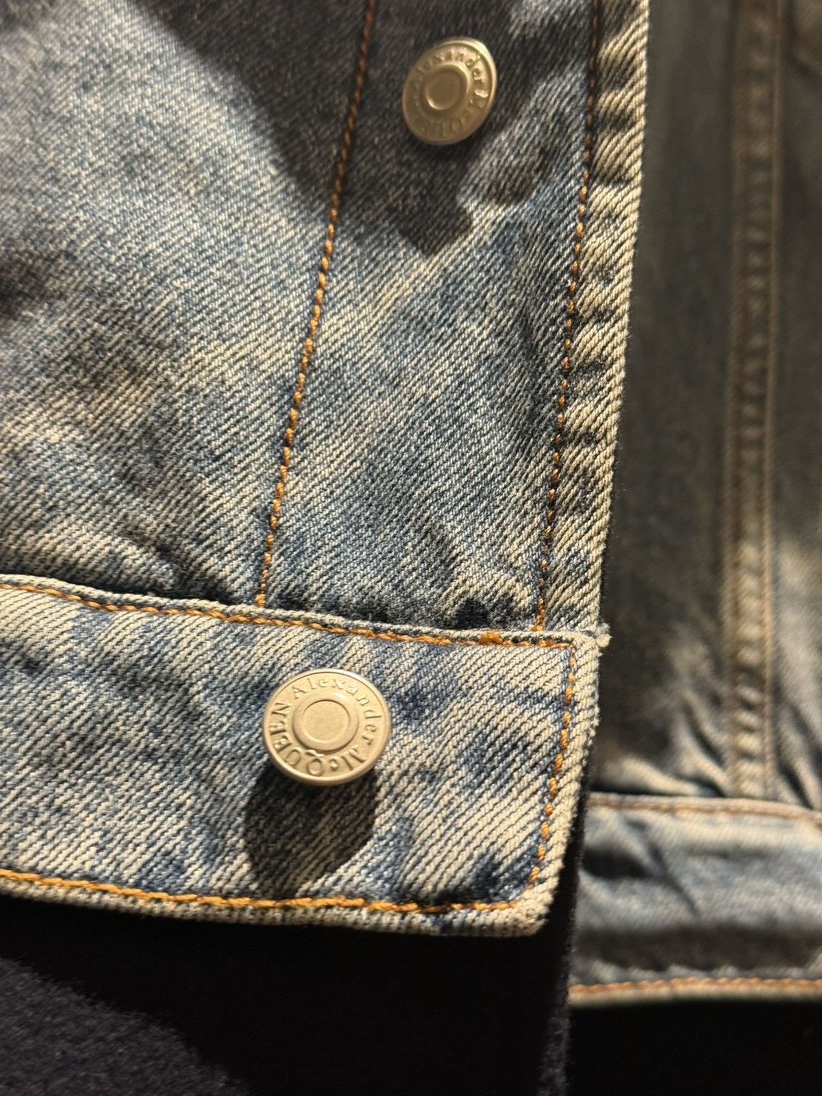 Alexander McQueen Hybrid Overcoat in Navy/blue Washed denim size48 Size US M / EU 48-50 / 2 - 8 Thumbnail