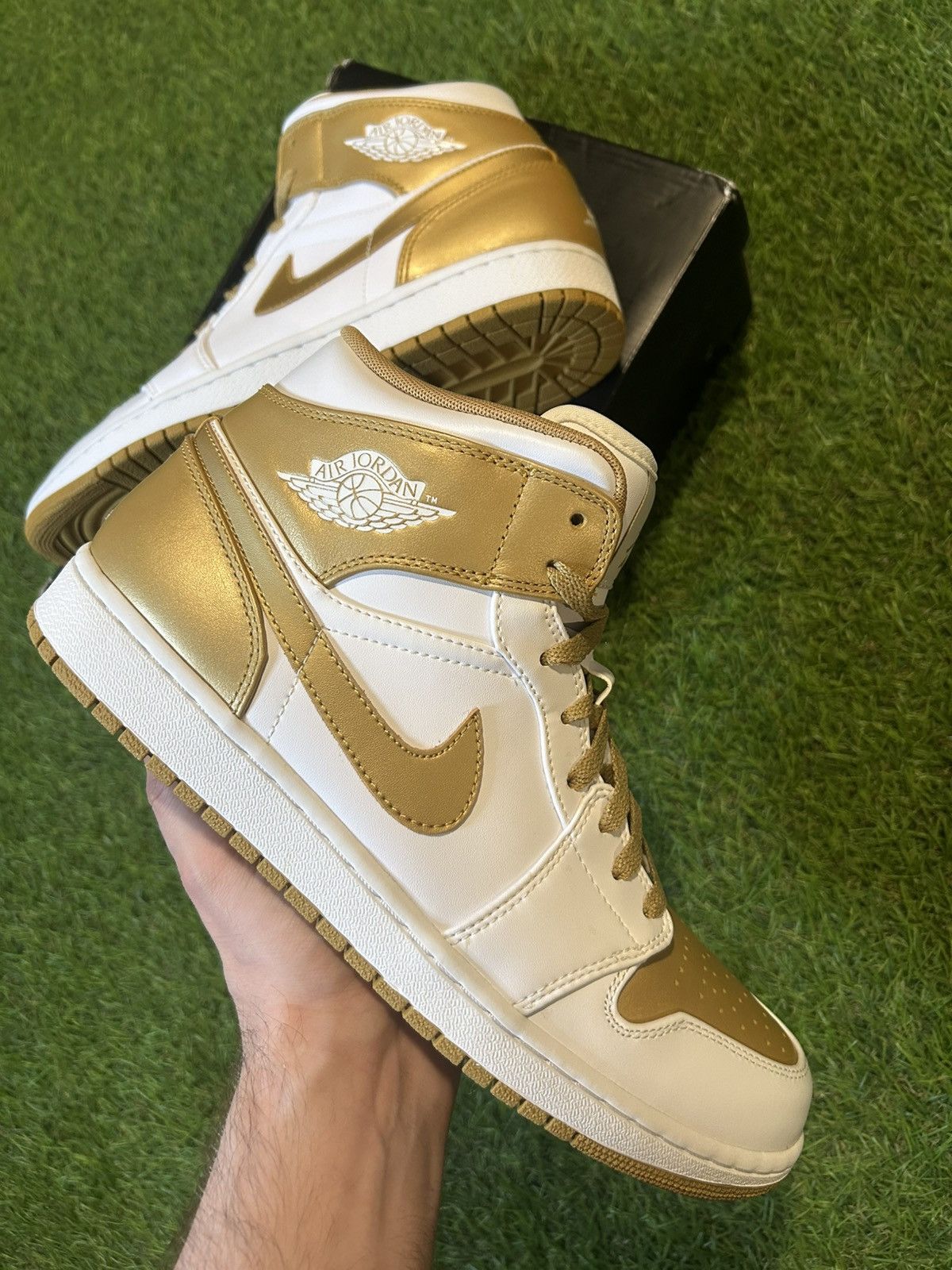 Jordan Brand DS Jordan 1 Phat White Metallic Gold Size US 11 / EU 44 - 2 Thumbnail