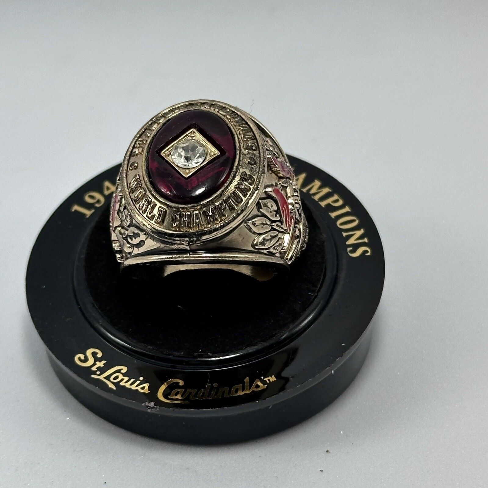 MLB St. Louis Cardinals Replica Ring 1946 World Champions Gold Size ONE SIZE - 10 Thumbnail