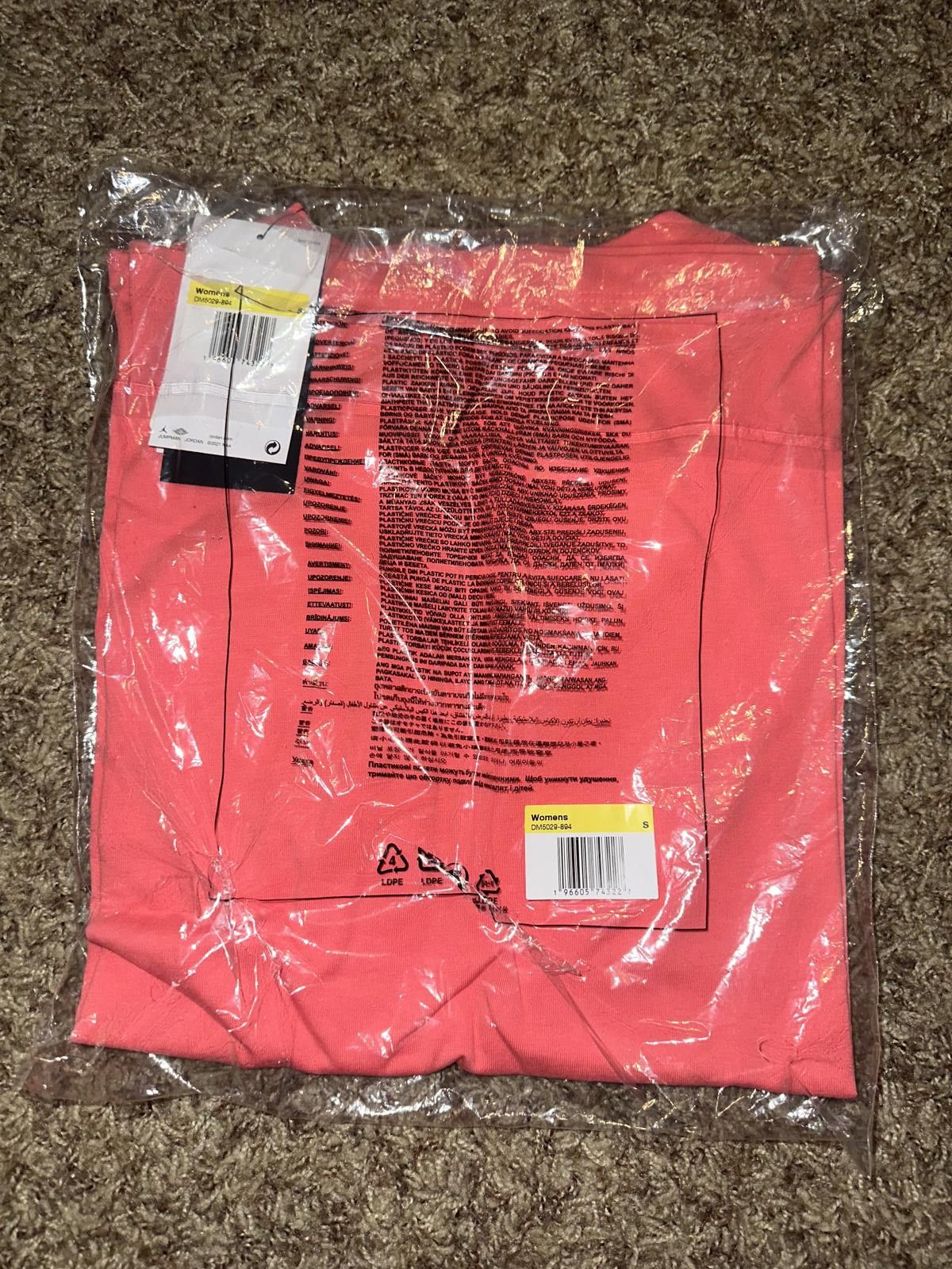 Designer Air Jordan Women's Essential Tee Sample Size S / US 4 / IT 40 - 11 Thumbnail