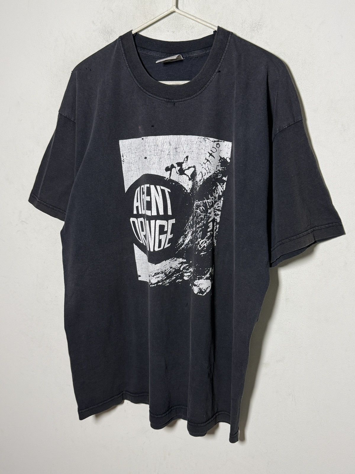 Band Tees Agent Orange vintage band tee Size US XL / EU 56 / 4 - 2 Thumbnail