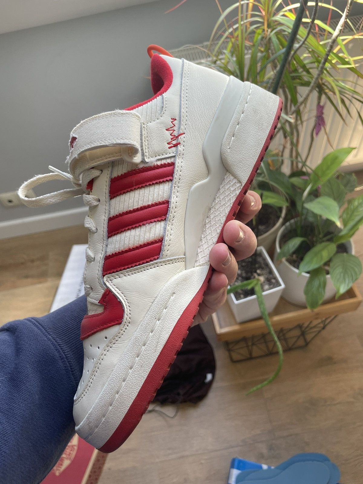 Adidas × Hypebeast Adidas Originals Forum Low x Home Alone Size US 10.5 / EU 43-44 - 4 Thumbnail