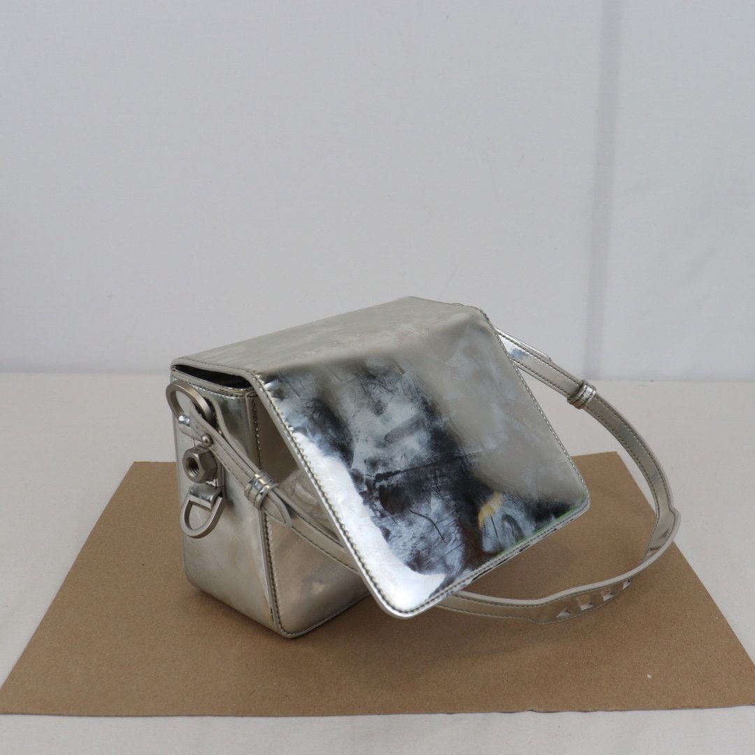 Off-White o1rshd1 Defect / Binder Clip Mirror Leather Shoulder Bag Size ONE SIZE - 9 Thumbnail