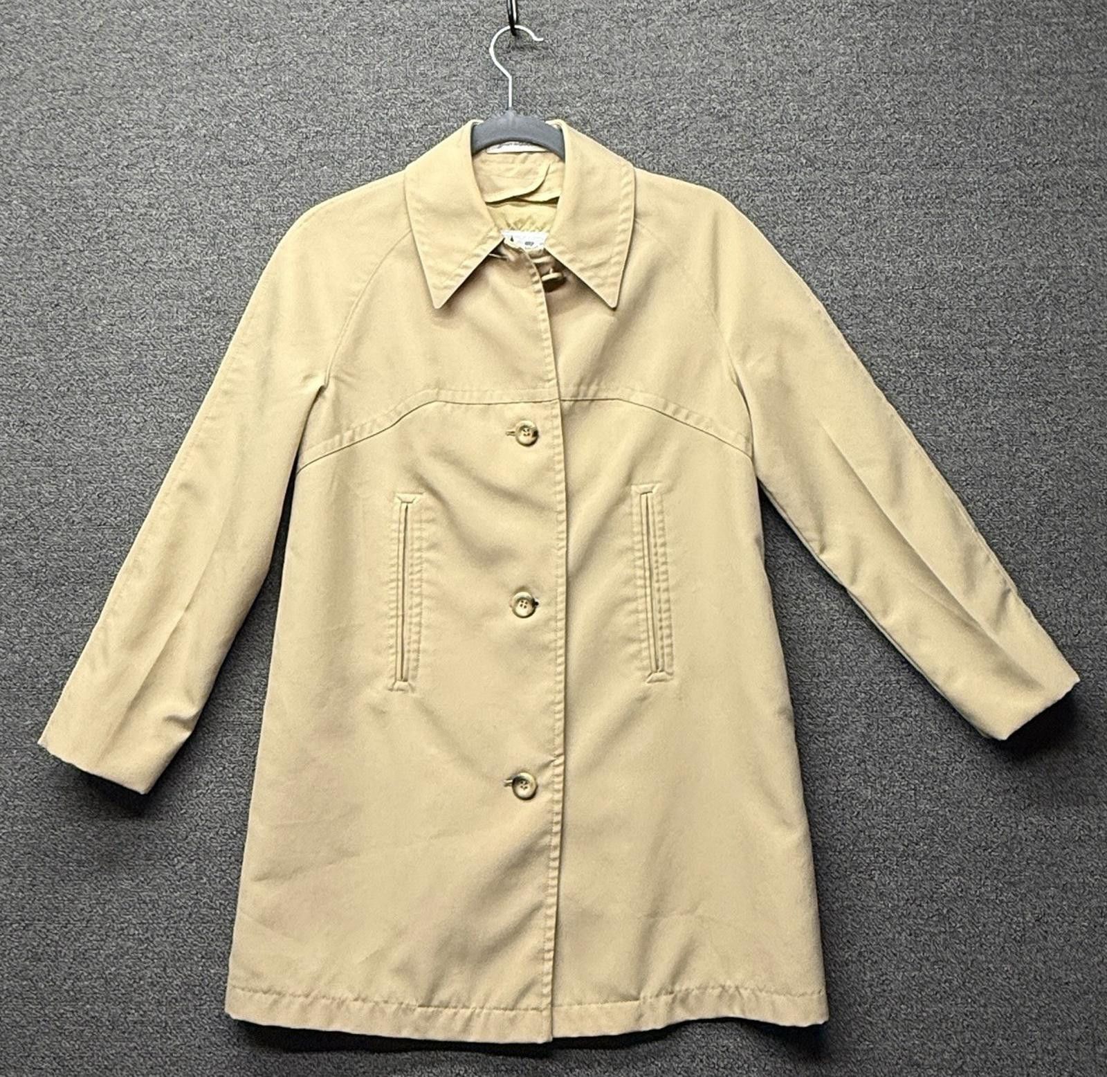 Misty Harbor VTG Misty Harbor Coat Womens 6 Beige Any Weather Union Made Size M / US 6-8 / IT 42-44 - 1 Thumbnail