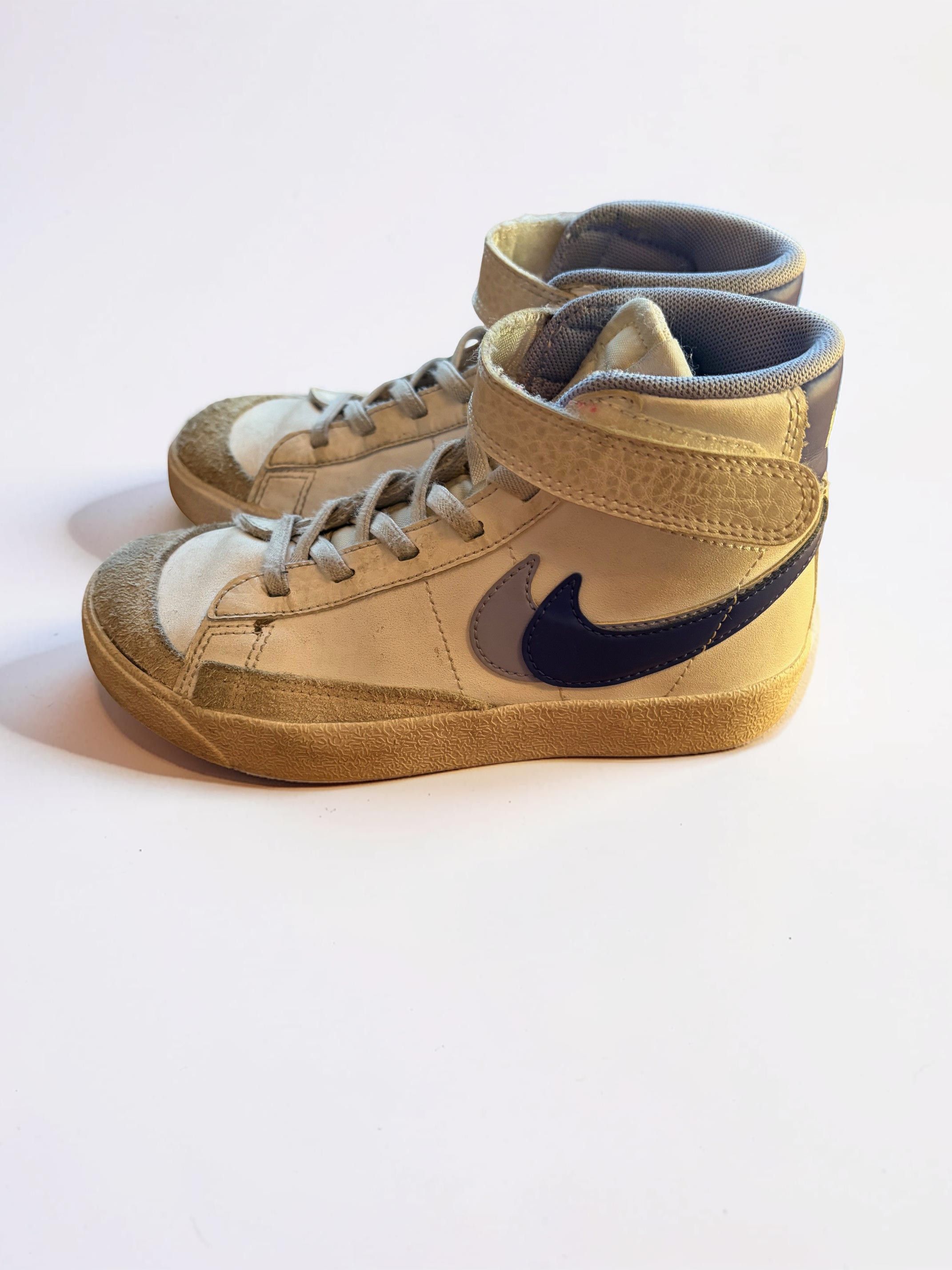 Nike Nike Blazer Mid White/Purple Youth Sneakers Shoes Size 13C Size US 5 / EU 37 - 2 Thumbnail