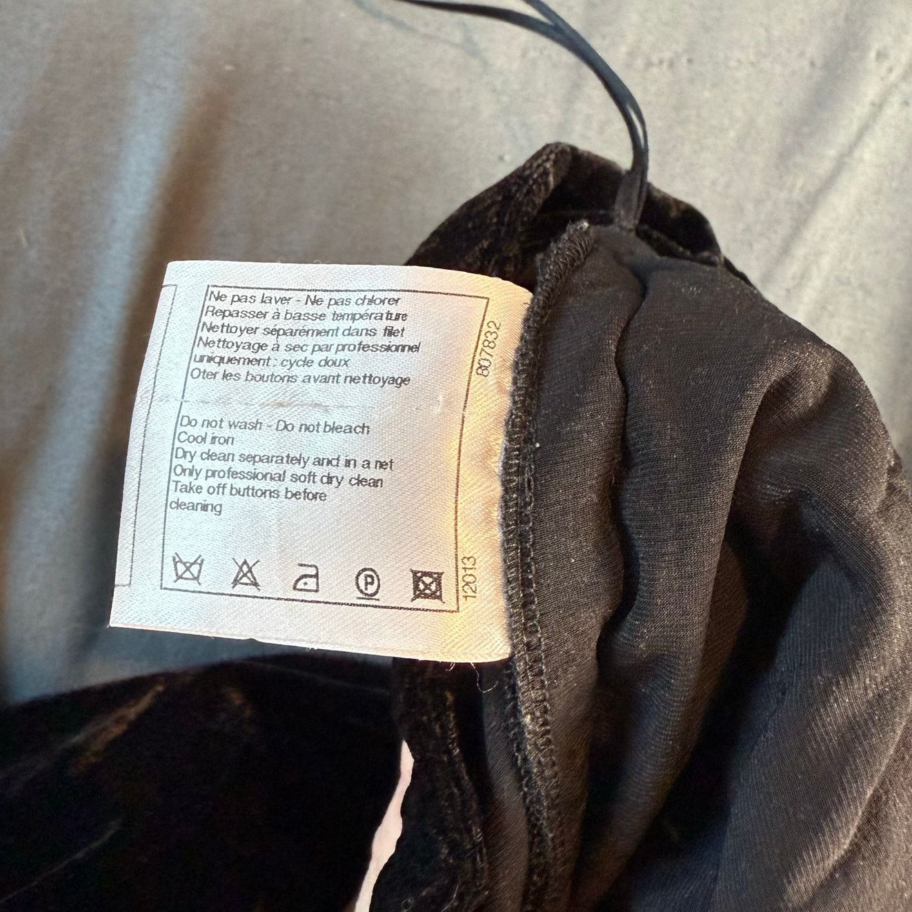 Chanel CHANEL P46629 Black Velvet / Rayon Pant Holiday Zip Sx 36 Size 26" / US 2 / IT 38 - 6 Thumbnail