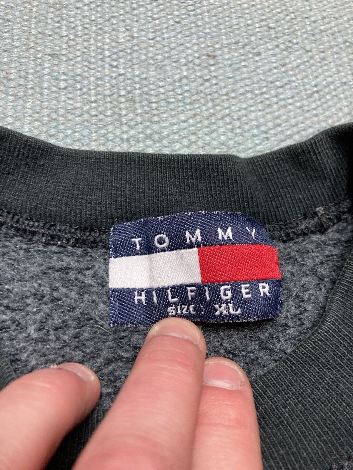 Tommy Hilfiger × Vintage 90s sweatshirt Tommy Hilfiger sweater pullover XL Size US XL / EU 56 / 4 - 4 Thumbnail