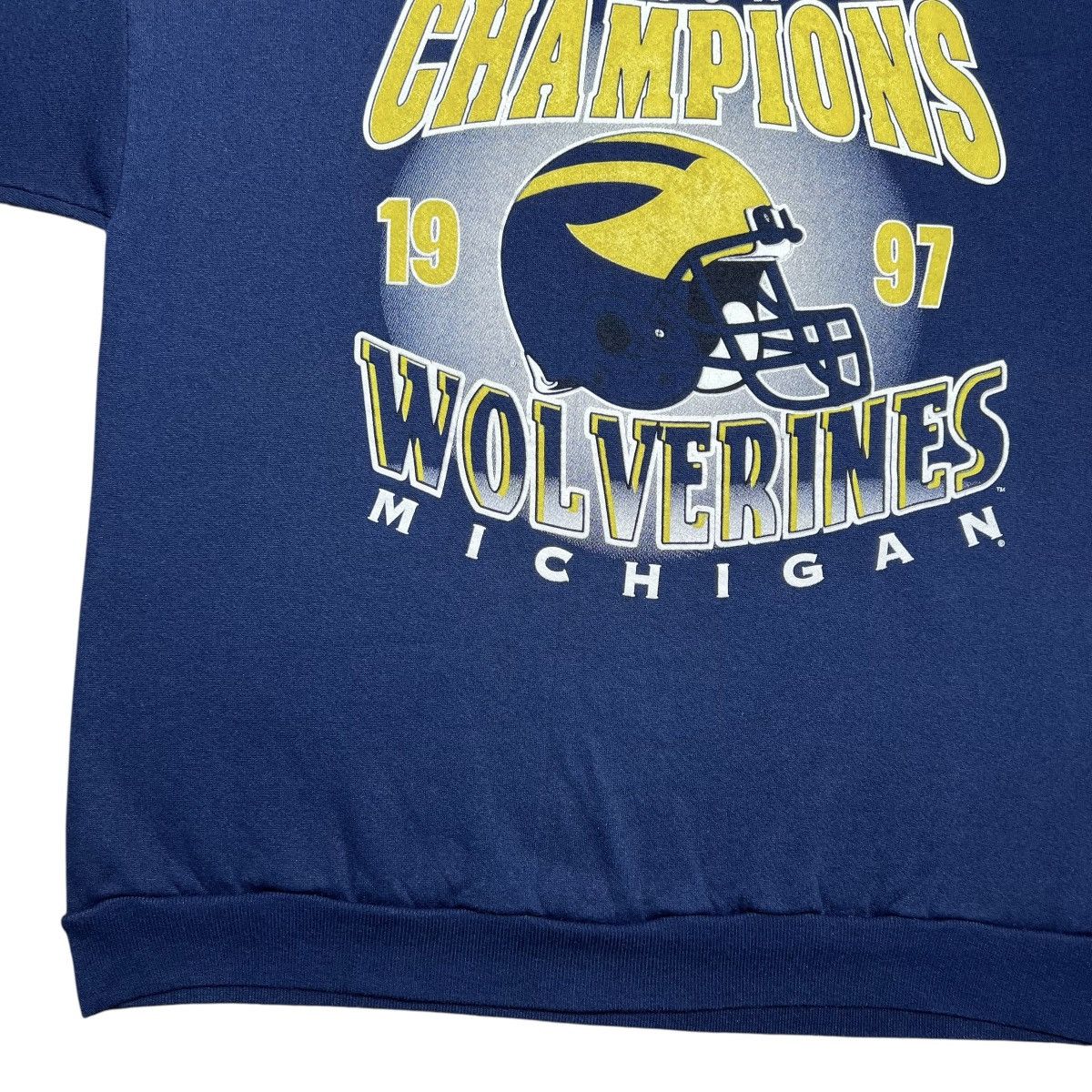 NCAA 1997 NCAA Michigan Wolverines National Champions Sweatshirt Size US XXL / EU 58 / 5 - 6 Thumbnail