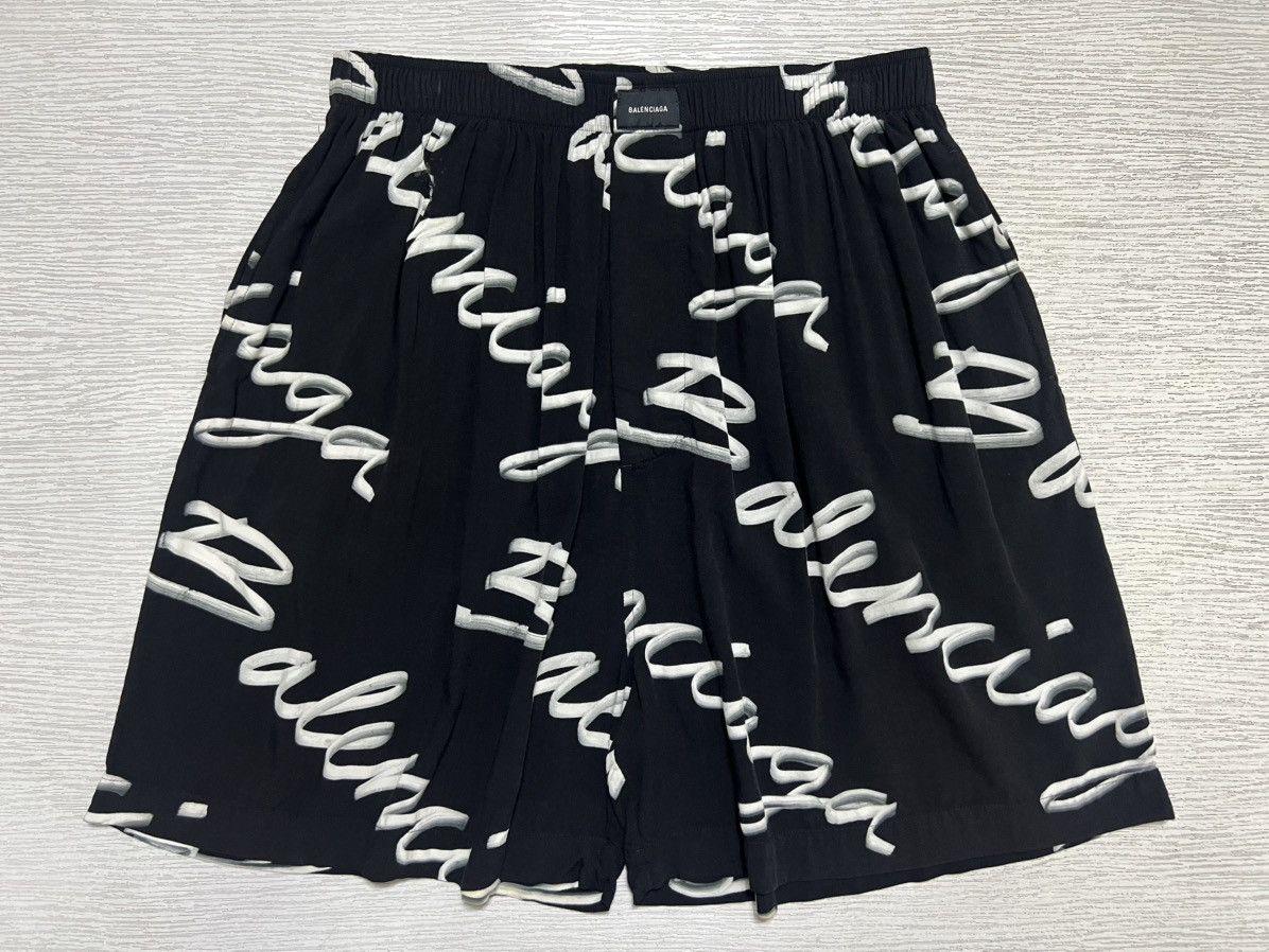 Balenciaga Balenciaga - Scribble Logo Bermuda Shorts Size US 30 / EU 46 - 1 Thumbnail