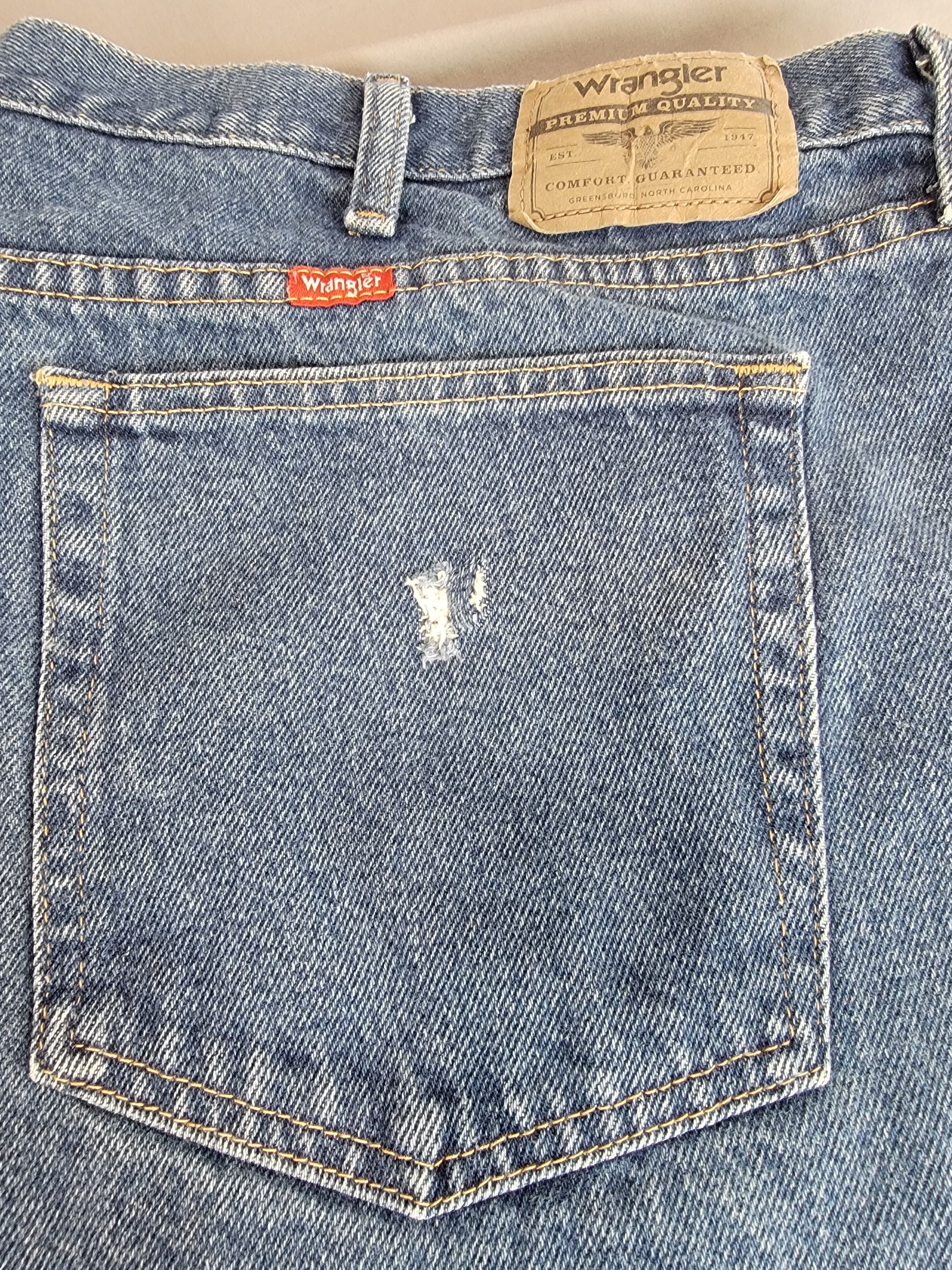 Other Wrangler Jeans Mens 48x32 Blue Denim Relaxed Straight Leg Size US 44 / EU 60 - 8 Thumbnail