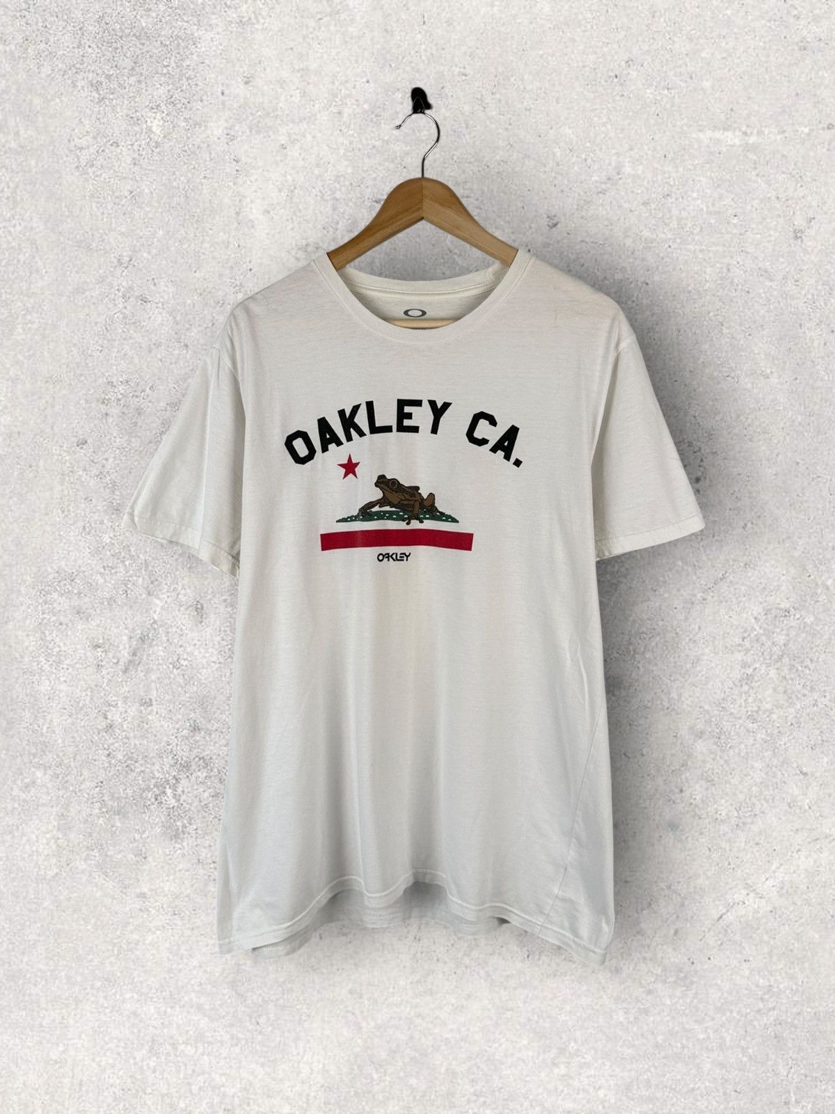 Oakley Oakley CA Frog Print Logo Tee Oversized Size US XL / EU 56 / 4 - 1 Thumbnail