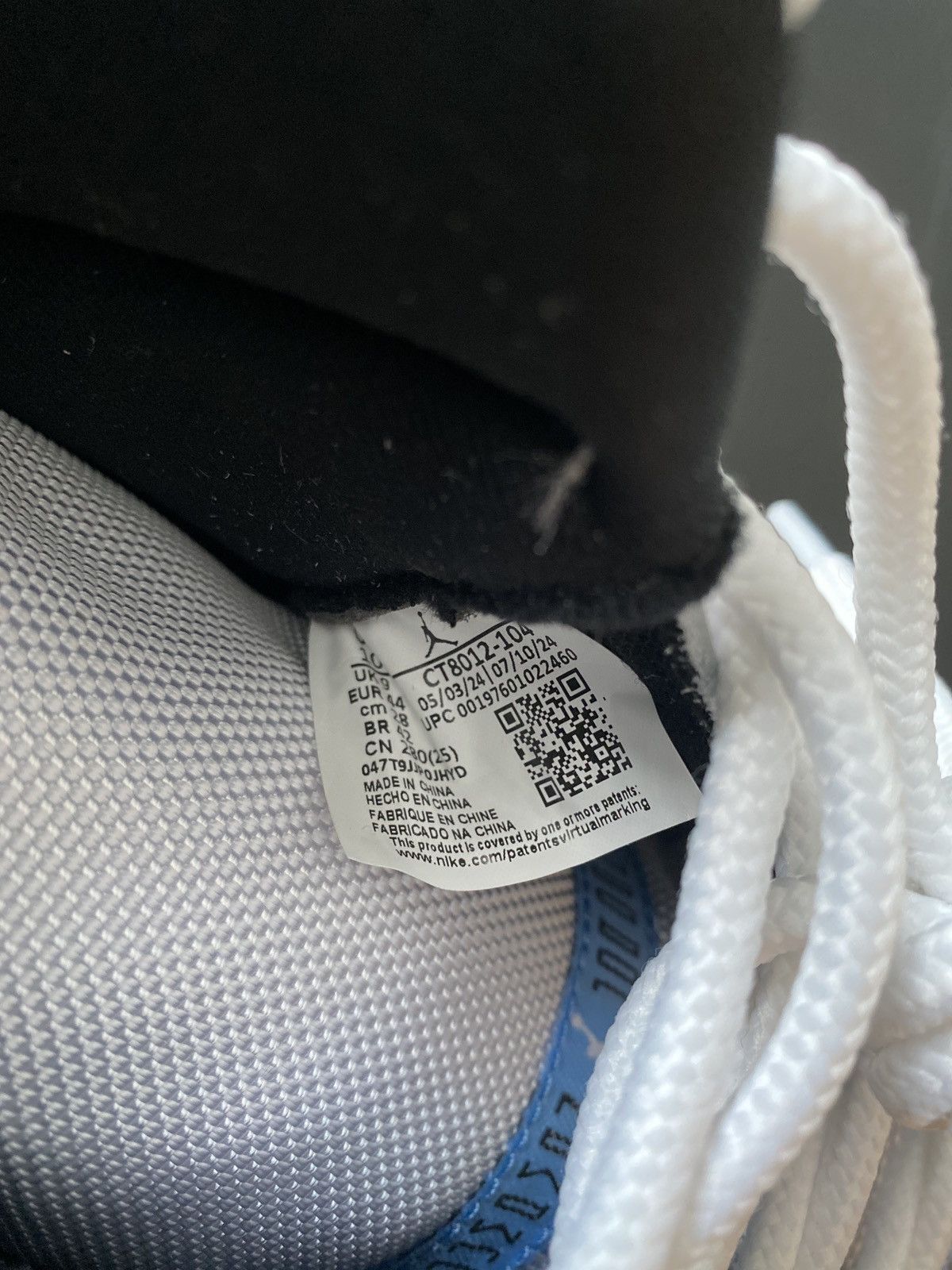 Jordan Brand × Nike NIKE AIR JORDAN 11 RETRO WHITE / LEGEND BLUE Size US 10 / EU 43 - 13 Thumbnail