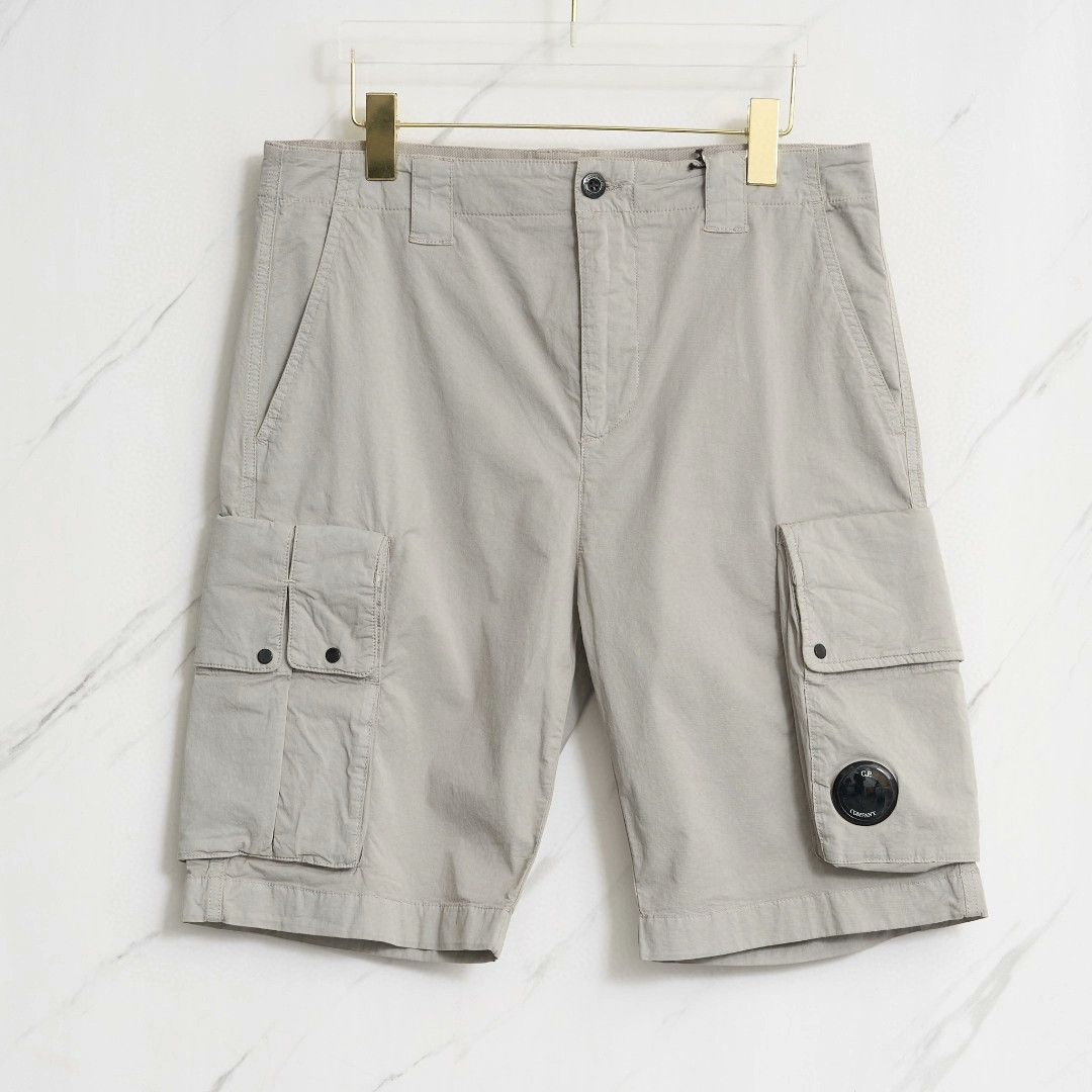 C.P. Company C.P. Company Men's Badge Cargo Shorts Size US 30 / EU 46 - 1 Thumbnail