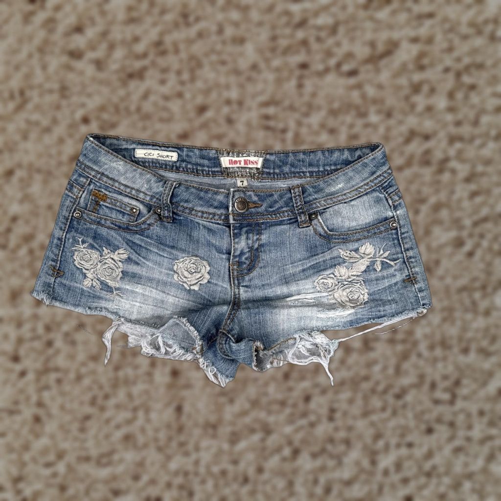 Vintage Hot Kiss Denim Shorts Juniors 7 Blue Cutoff Frayed Hem Embroidered Floral CiCi Size 28" / US 6 / IT 42 - 1 Thumbnail