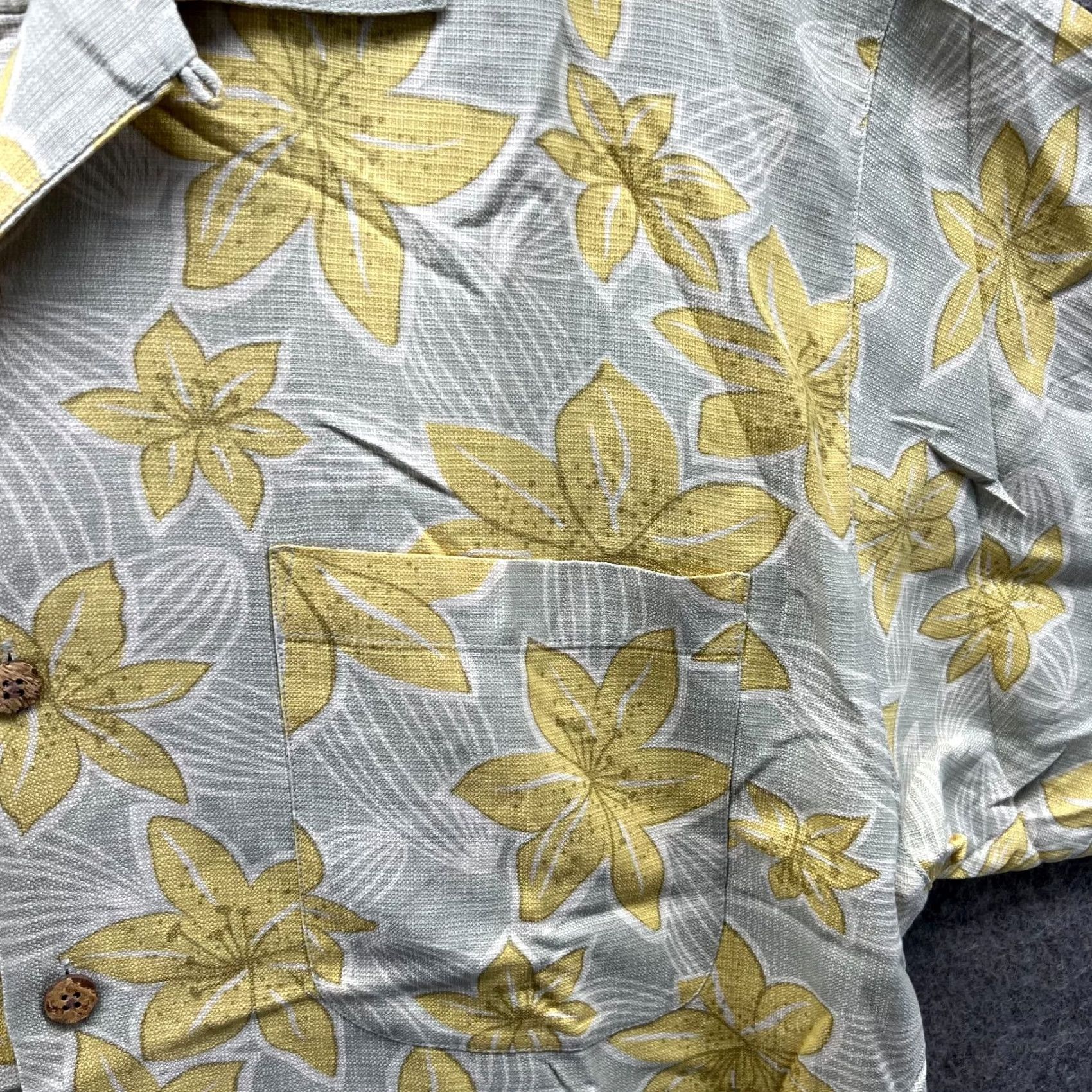Tommy Bahama VINTAGE Tommy Bahama Shirt Mens L Yellow Floral Hawaiian Button-Down Silk (if Vintage? Original says Vintage: No) Size US L / EU 52-54 / 3 - 4 Thumbnail