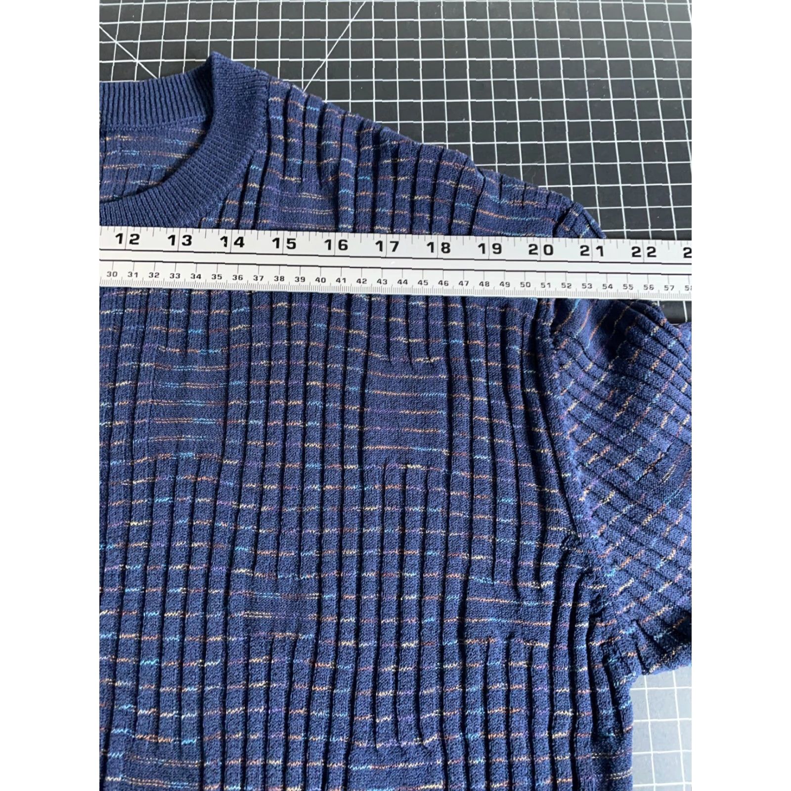 Vintage Jhane Barnes Silk Sweater Men's Large Blue Textured Check Lightweight Crewneck Pullover Knit Casual Long Sleeve Dry Clean Only Mens L Blue Silk-Blend Size US L / EU 52-54 / 3 - 7 Thumbnail