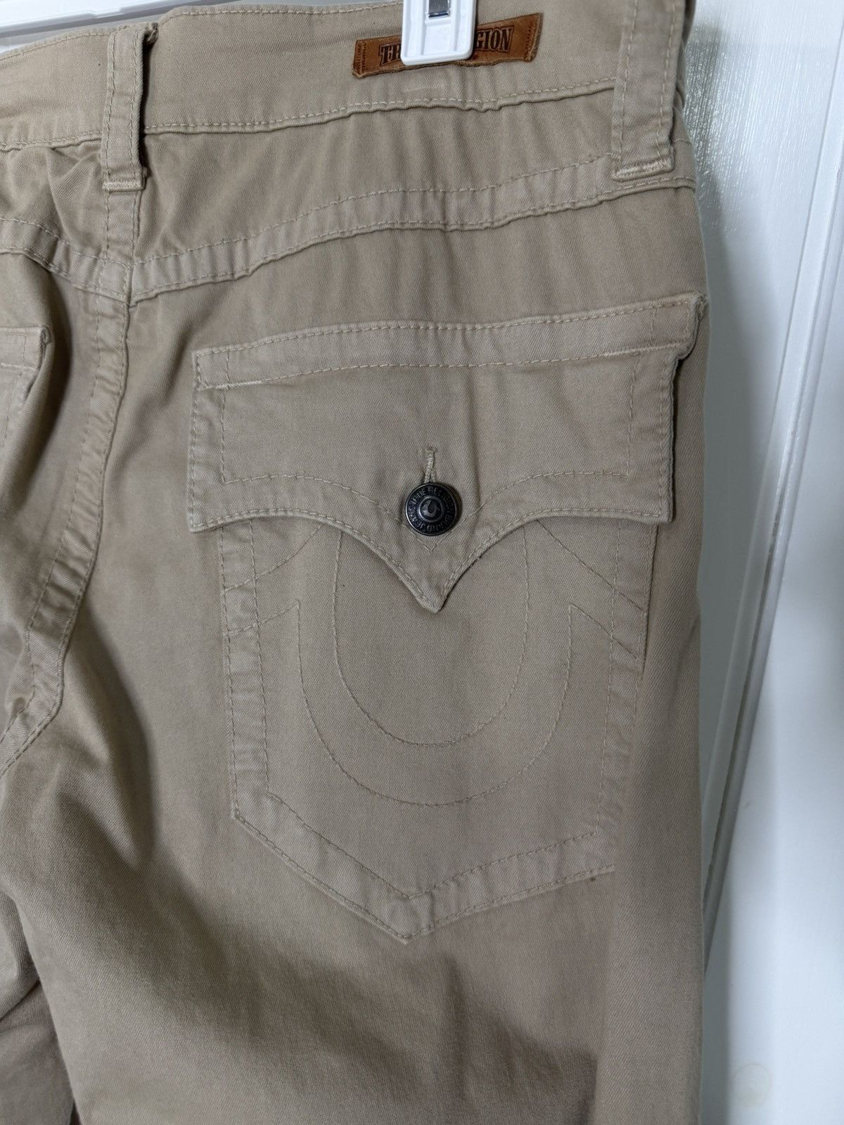 True Religion True Religion Khaki/Beige Pants Size/33 Size US 33 - 3 Thumbnail