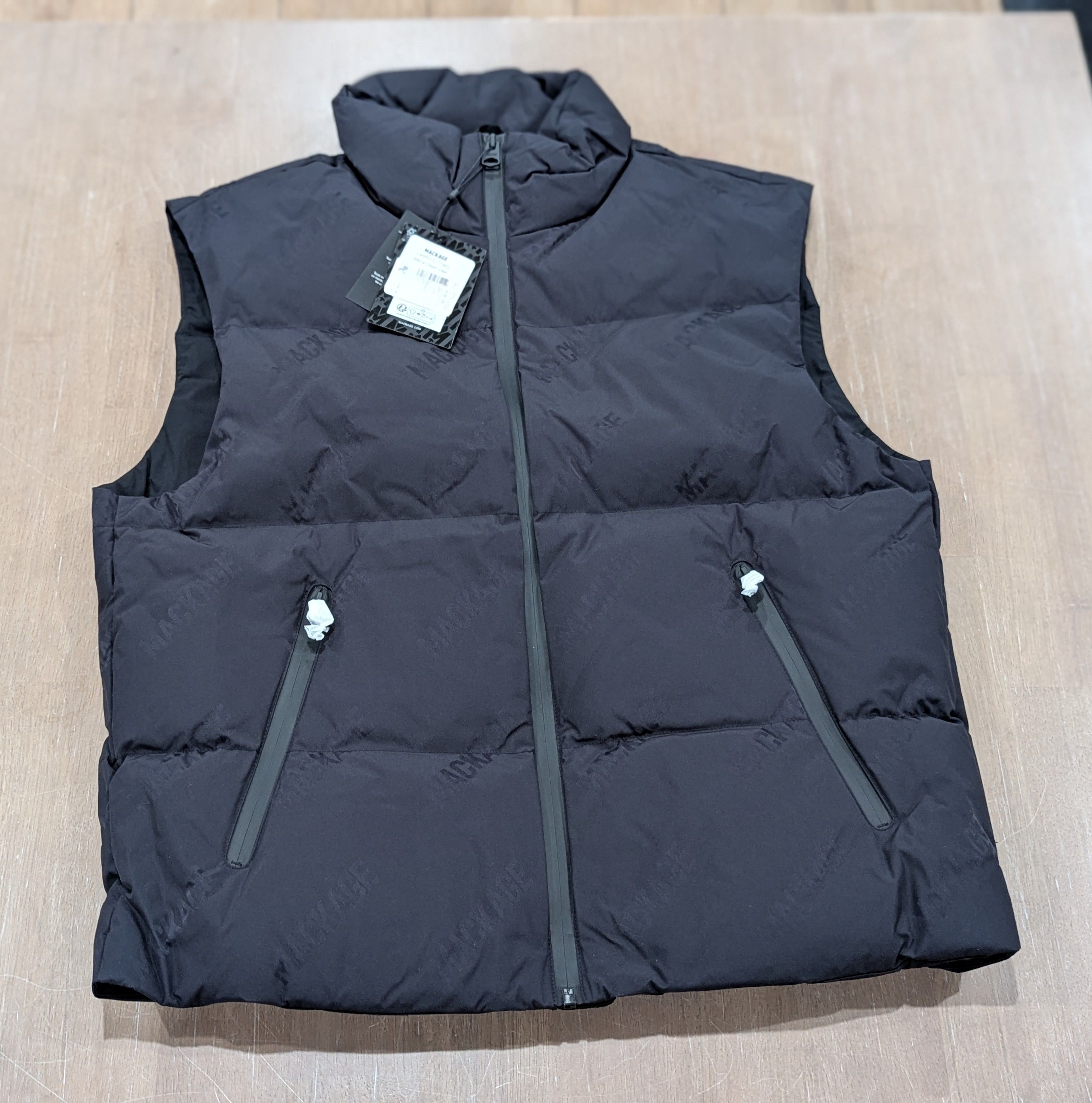 Mackage MACKAGE "Larry" Jacquard Logo Down Vest Black XL Size US XL / EU 56 / 4 - 1 Thumbnail