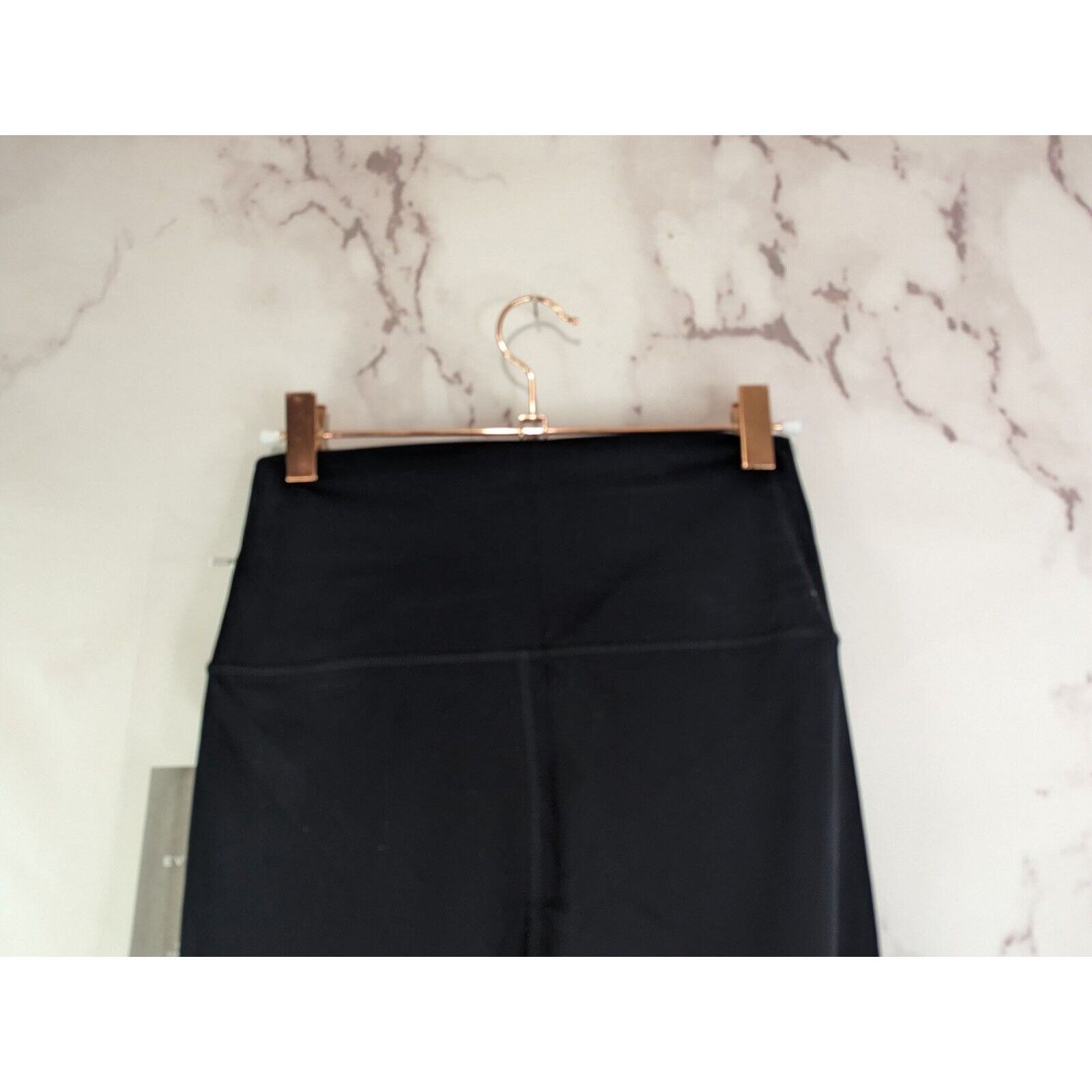Everlane Everlane Shorts Women Medium Black Perform Bike High Rise Size 30" / US 8 / IT 44 - 6 Thumbnail
