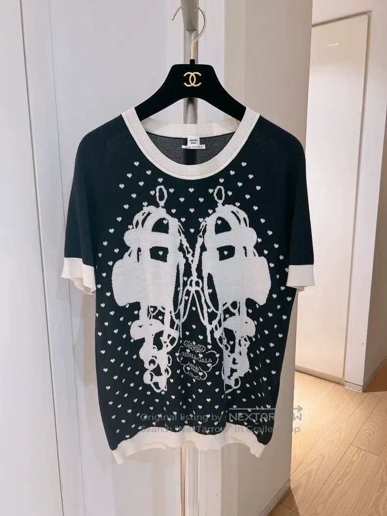 Hermes Hermes Black and White Monogram Heart Saddle Knit Short Sl Size XS / US 0-2 / IT 36-38 - 1 Thumbnail