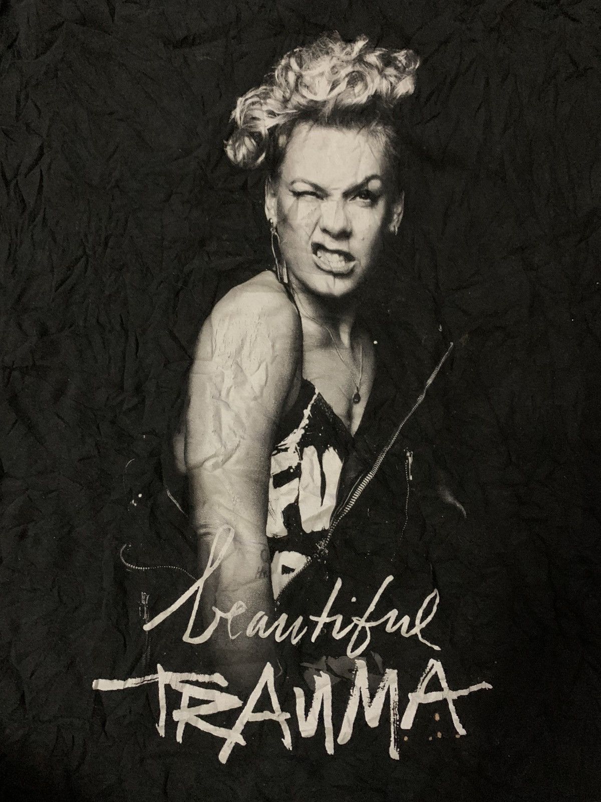 Pink Pink Beautiful Trauma World Tour 2018 Tee Size US XL / EU 56 / 4 - 3 Thumbnail