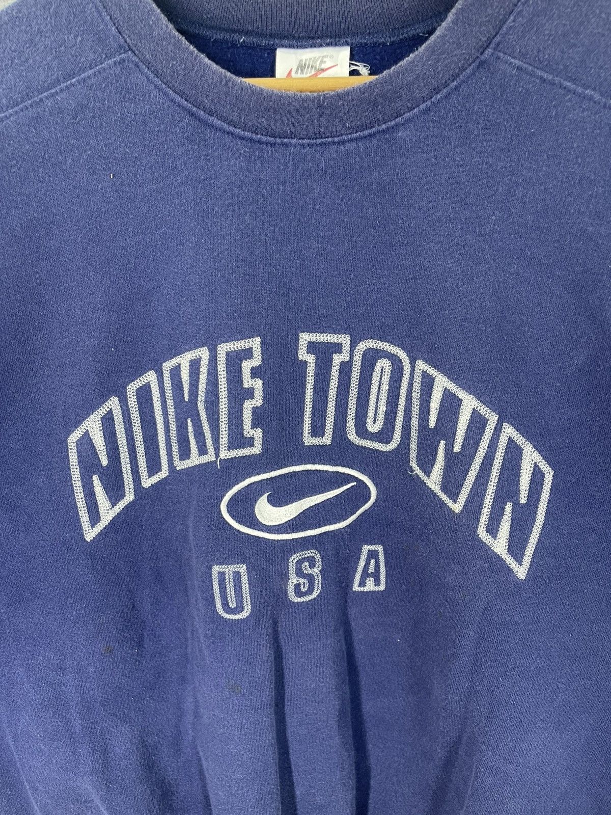Nike Vintage 90's Nike Town USA Sweatshirt Size US L / EU 52-54 / 3 - 4 Thumbnail