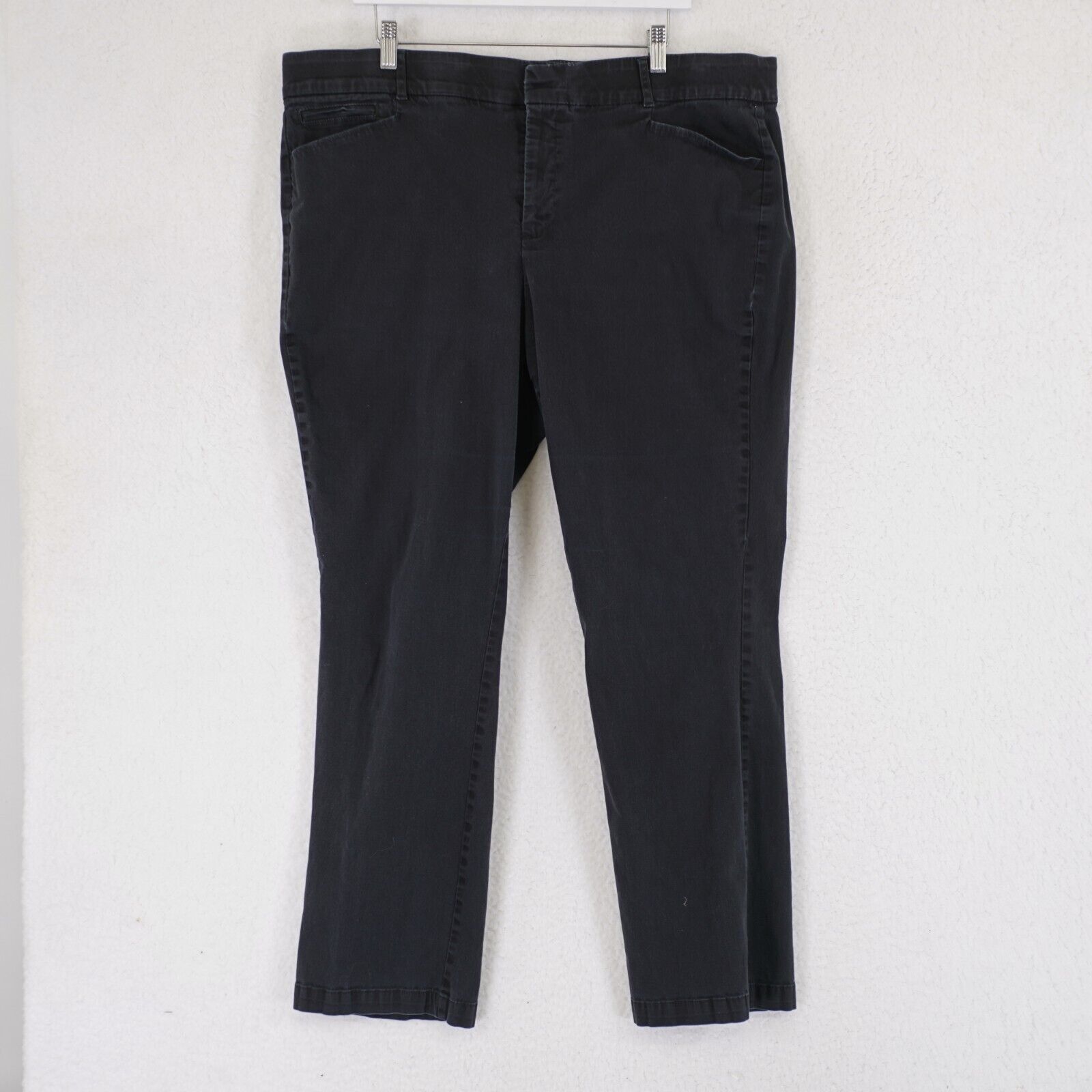 Gloria Vanderbilt Gloria Vanderbilt Black Elastic Waist Chino High Rise Pants Size 40" / US 18 - 1 Thumbnail