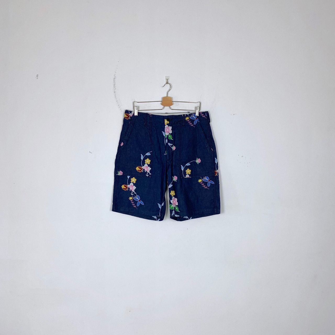 Engineered Garments INDIGO DENIM FLORAL EMBROIDERY FATIGUE SHORT Size US 34 / EU 50 - 1 Thumbnail