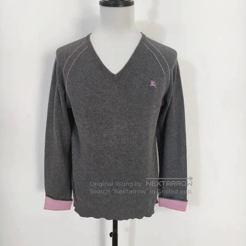 Burberry Men's Gray Long Sleeve Knit Sweater.