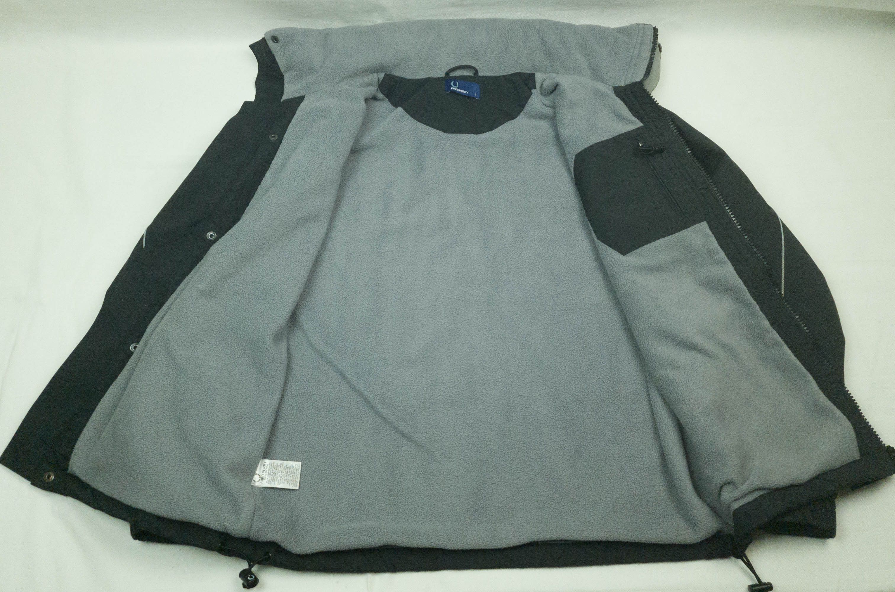 Fred Perry -- Fred Perry mens jacket hoody linning size S-M ( LABEL S) Size US S / EU 44-46 / 1 - 7 Thumbnail