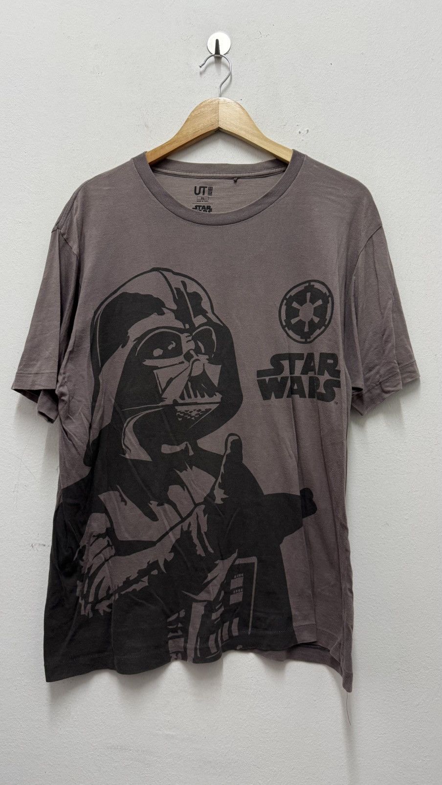 Uniqlo Dark Vader star wars uniqlo Size US XL / EU 56 / 4 - 1 Thumbnail