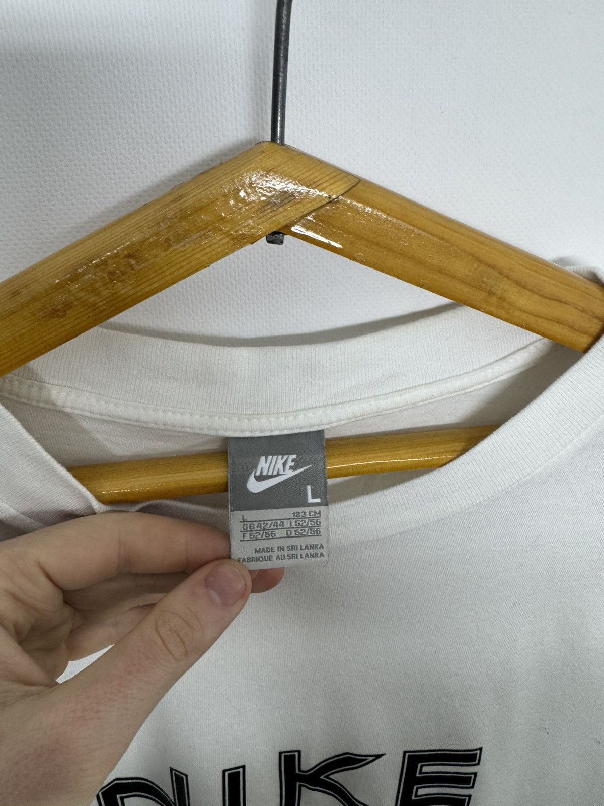 Nike Vintage Y2k Nike Big Logo Swoosh T-Shirt Size US L / EU 52-54 / 3 - 7 Thumbnail