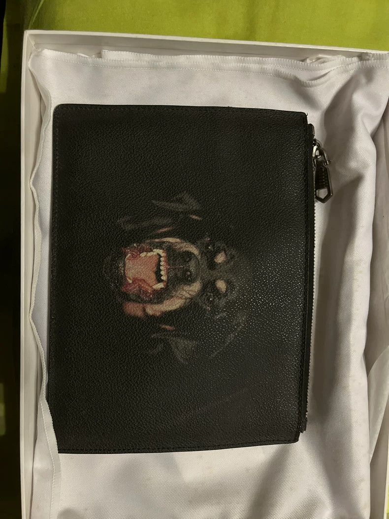 Givenchy Givenchy Dog Head Handbag Size ONE SIZE - 7 Thumbnail