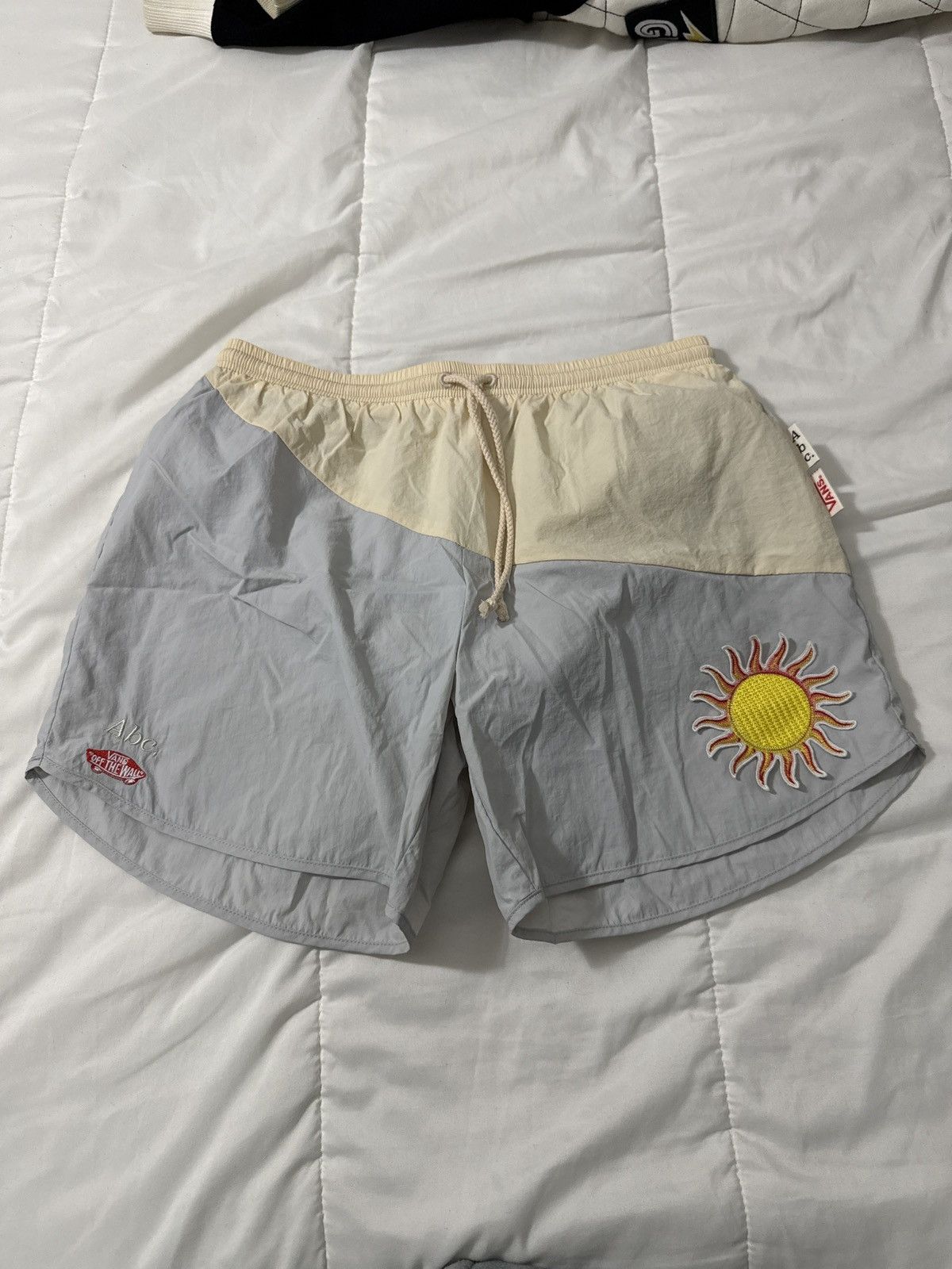 Advisory Board Crystals × Vans ABC x Vans off the Wall Running Shorts Size US 32 / EU 48 - 1 Thumbnail