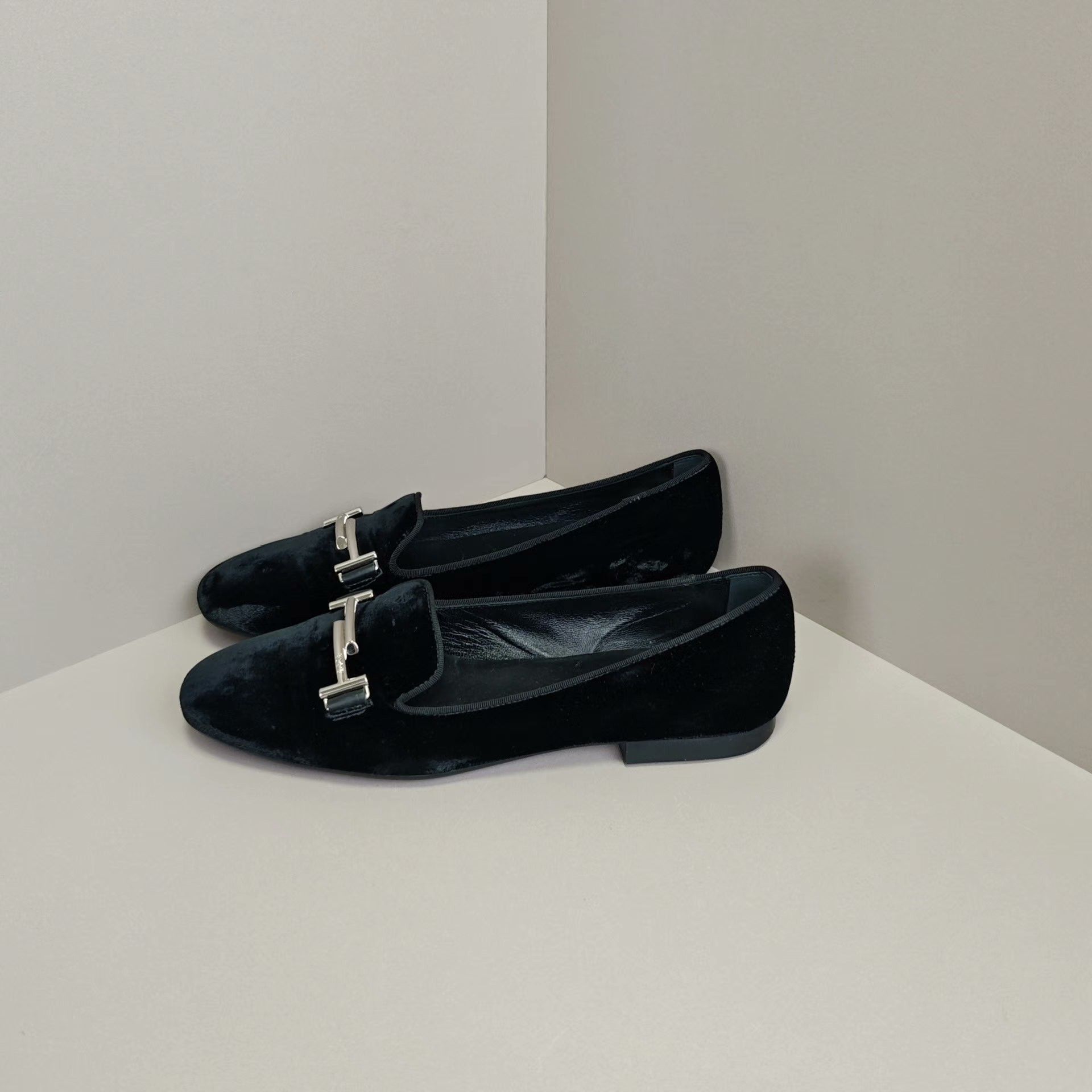 Tod's Tod's Casual Lowtop Sneakers us_6 Women Size US 6 / IT 36 - 1 Thumbnail