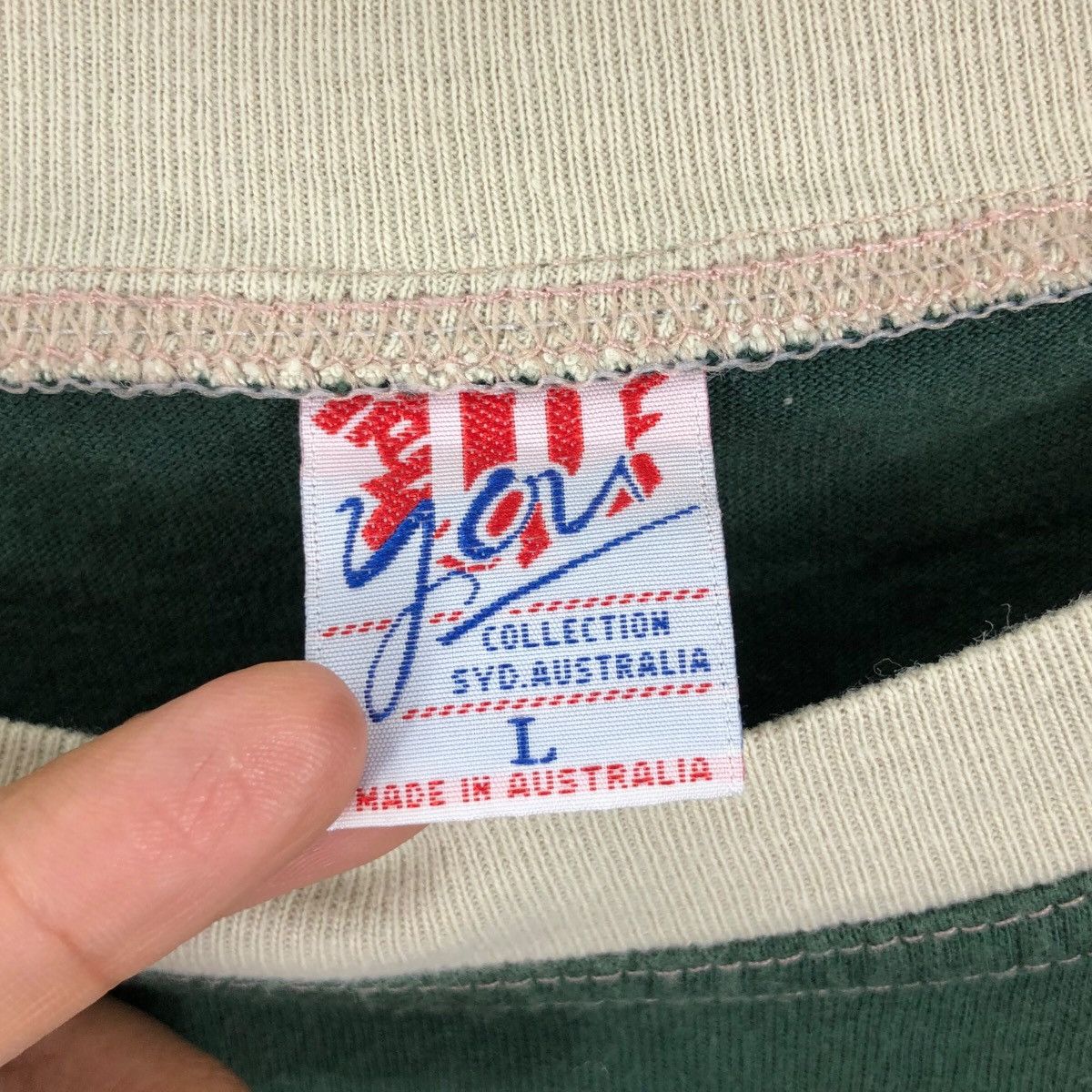 Vintage Vintage 90s Original Australian Outback T Shirt Embroidered Size US L / EU 52-54 / 3 - 5 Thumbnail