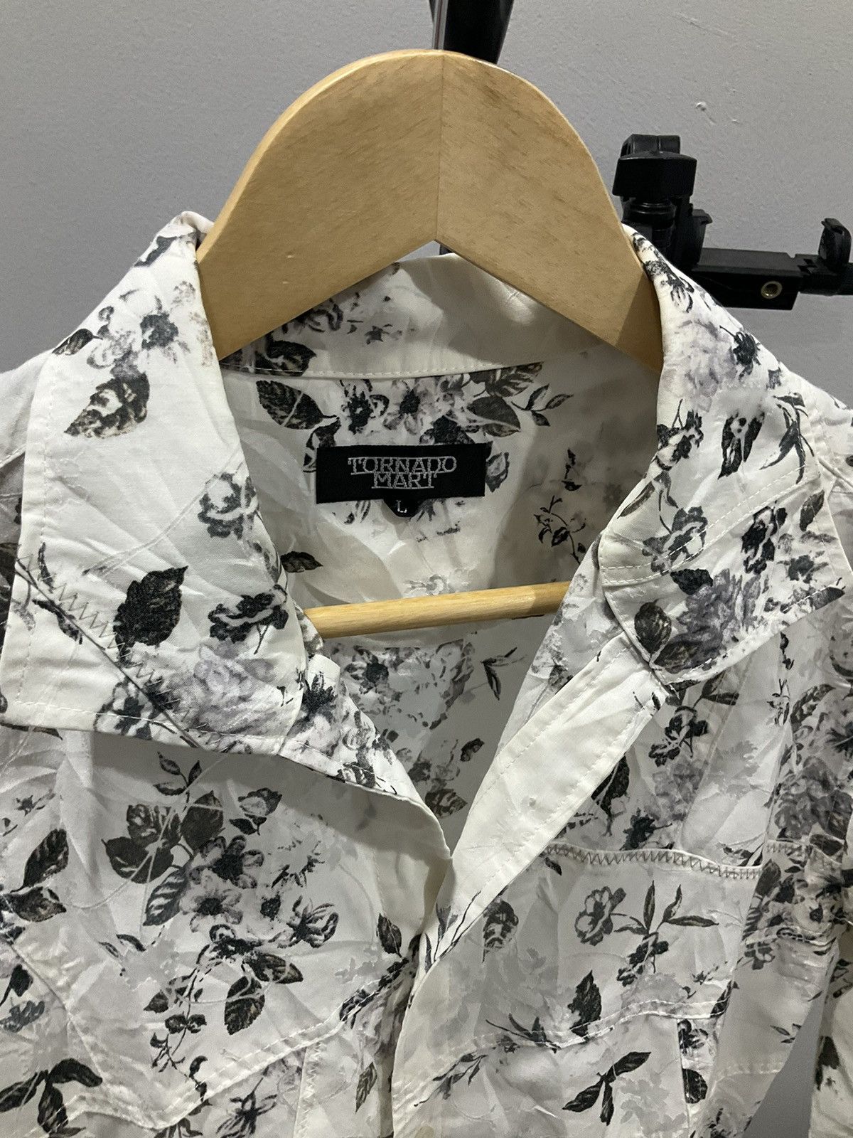 Japanese Brand × Tornado Mart TORNADO MART White Floral Shirt/Outer 3q Size US S / EU 44-46 / 1 - 8 Thumbnail