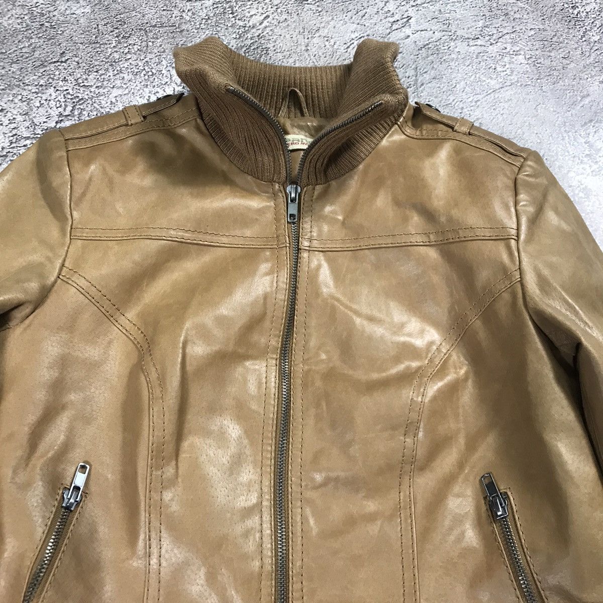 Vintage Vintage Y2K Tan Bomber Jacket Streetwear Japan Worn In M Size M / US 6-8 / IT 42-44 - 2 Thumbnail
