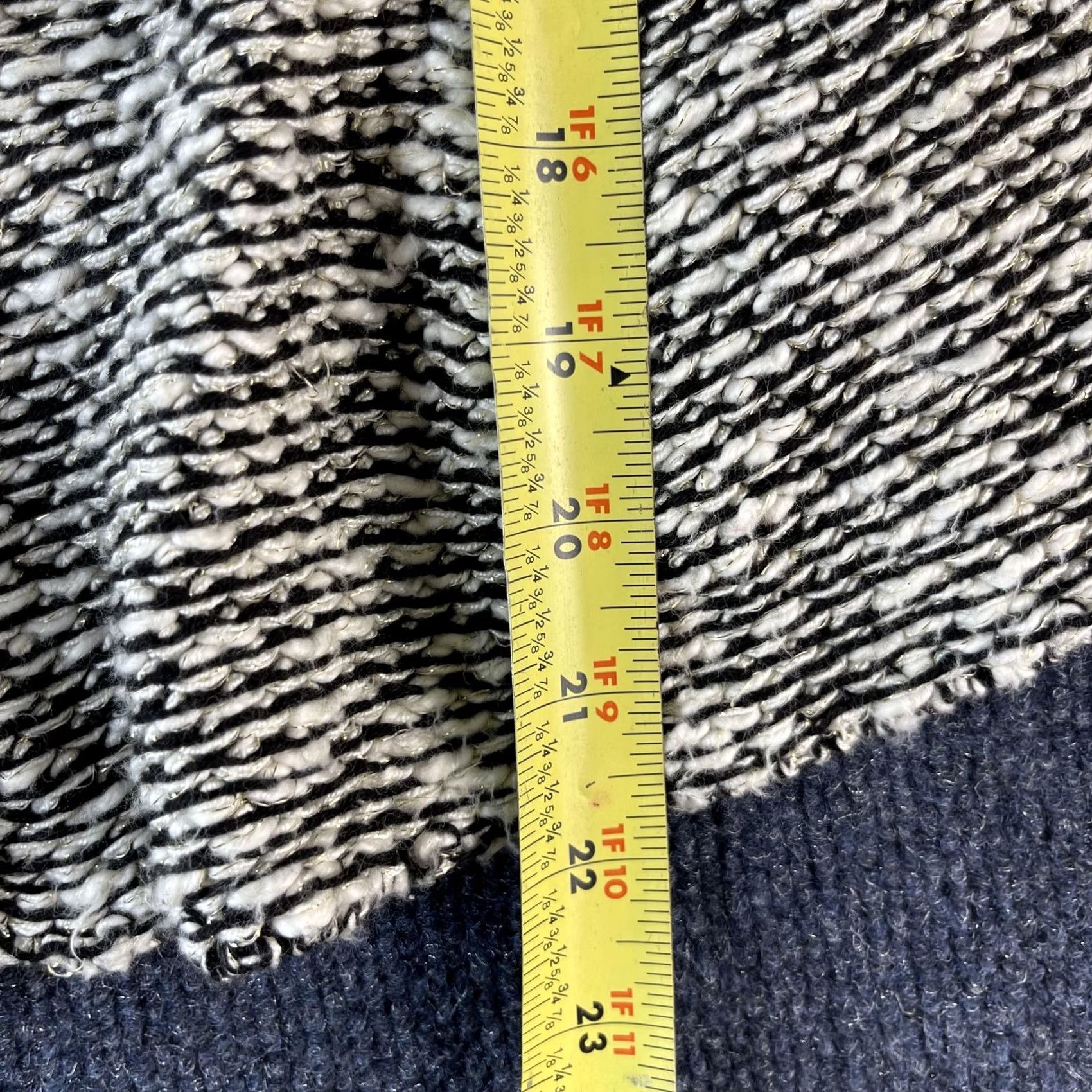 BKE BKE Boutique Sweater Cardigan Womens Small Black White Beige Knit Metallic Button Front Scoop Neck Long Sleeve Multicolor Knit Size S / US 4 / IT 40 - 4 Thumbnail