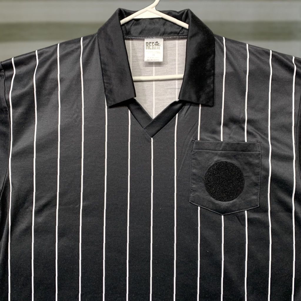 X-LARGE Black & White Ref Gear Men’s Uniform Shirt Stripes XL Collared Pocket Short Sleeve Pullover Workwear Activewear Shirt Mens Size US XL / EU 56 / 4 - 1 Thumbnail